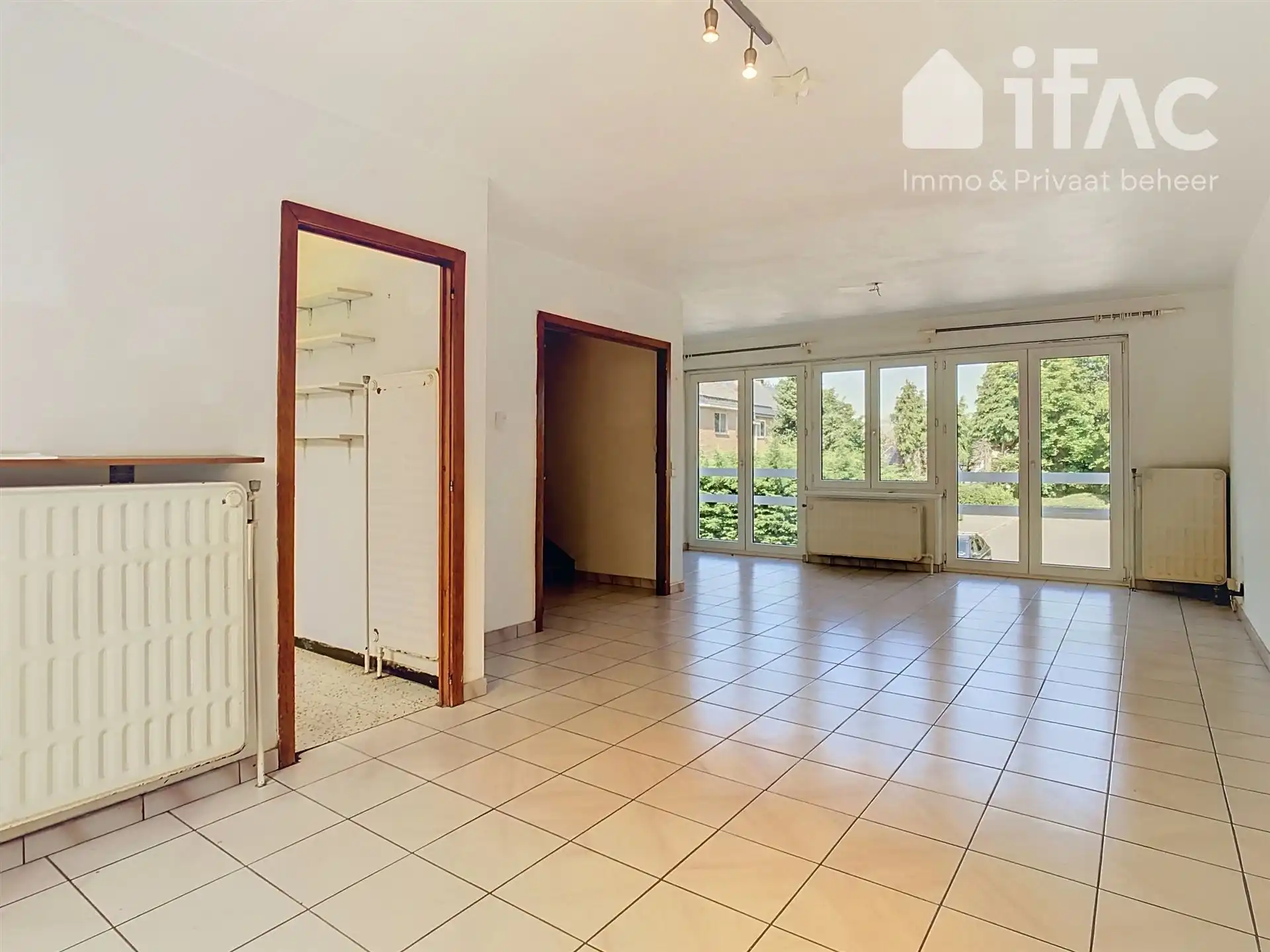 Huis met garage, 3 slpk. en leuke tuin foto 5