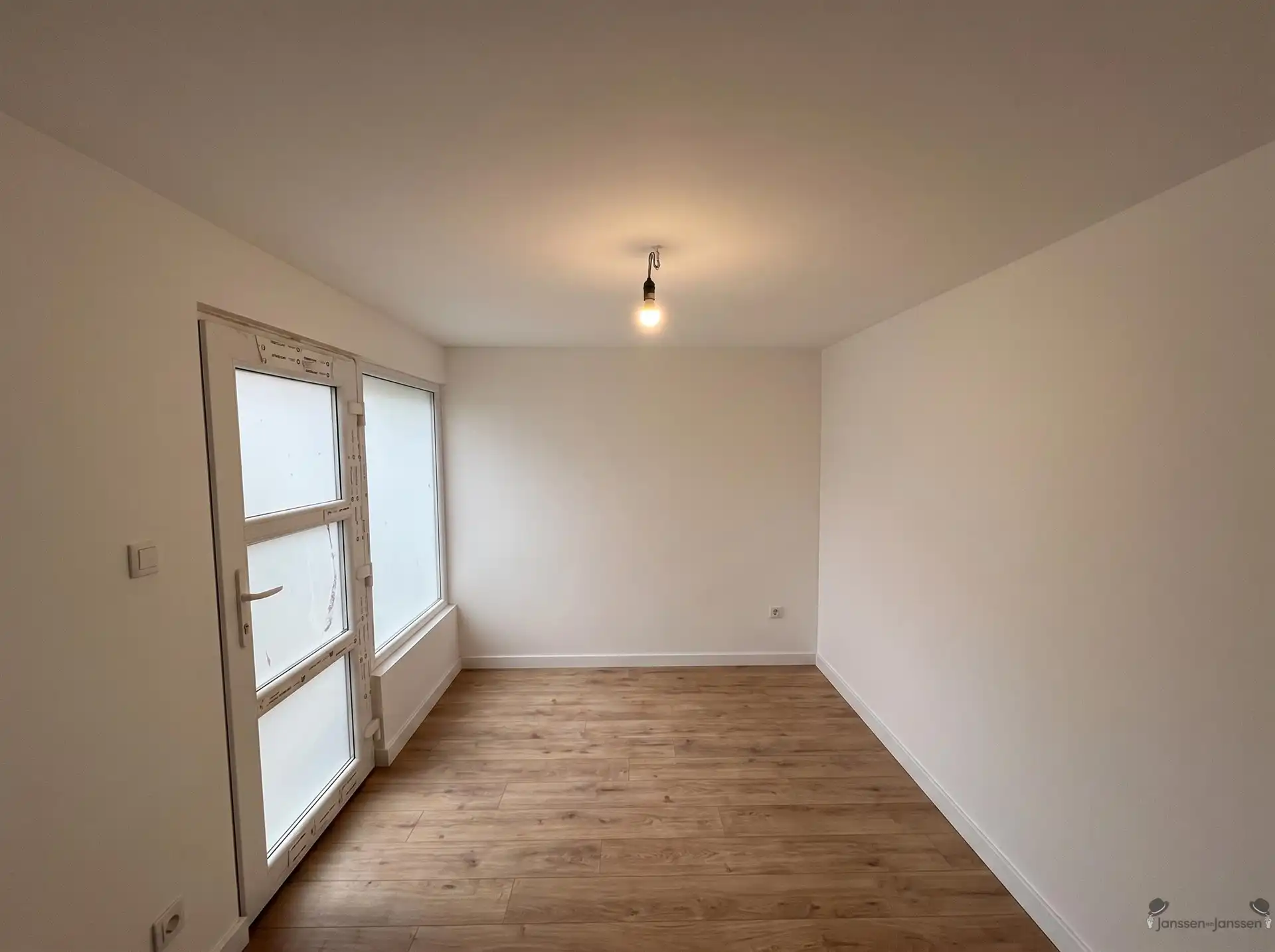 Instapklaar duplexappartement gelegen in het centrum van Gooreind foto 8