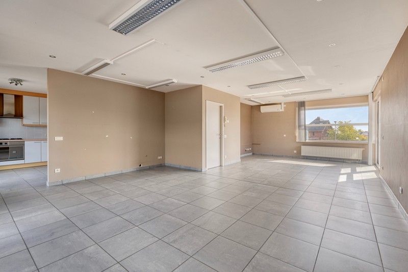Polyvalente kantoorruimte met 3 slaapkamer appartement TE KOOP in Tielt! foto 23