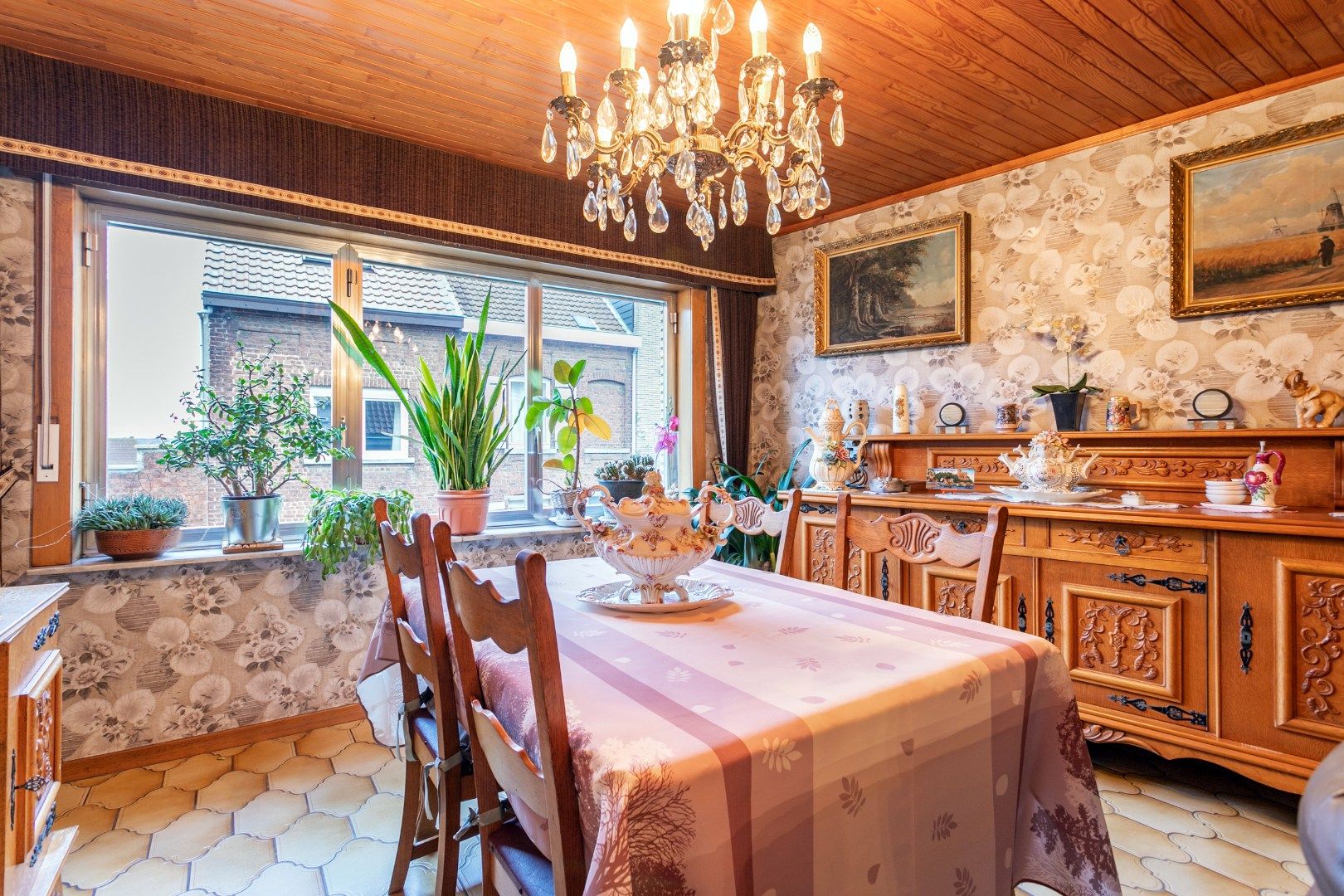 Te renoveren bel-étage met 2 slpk en garage te Buizingen foto 6