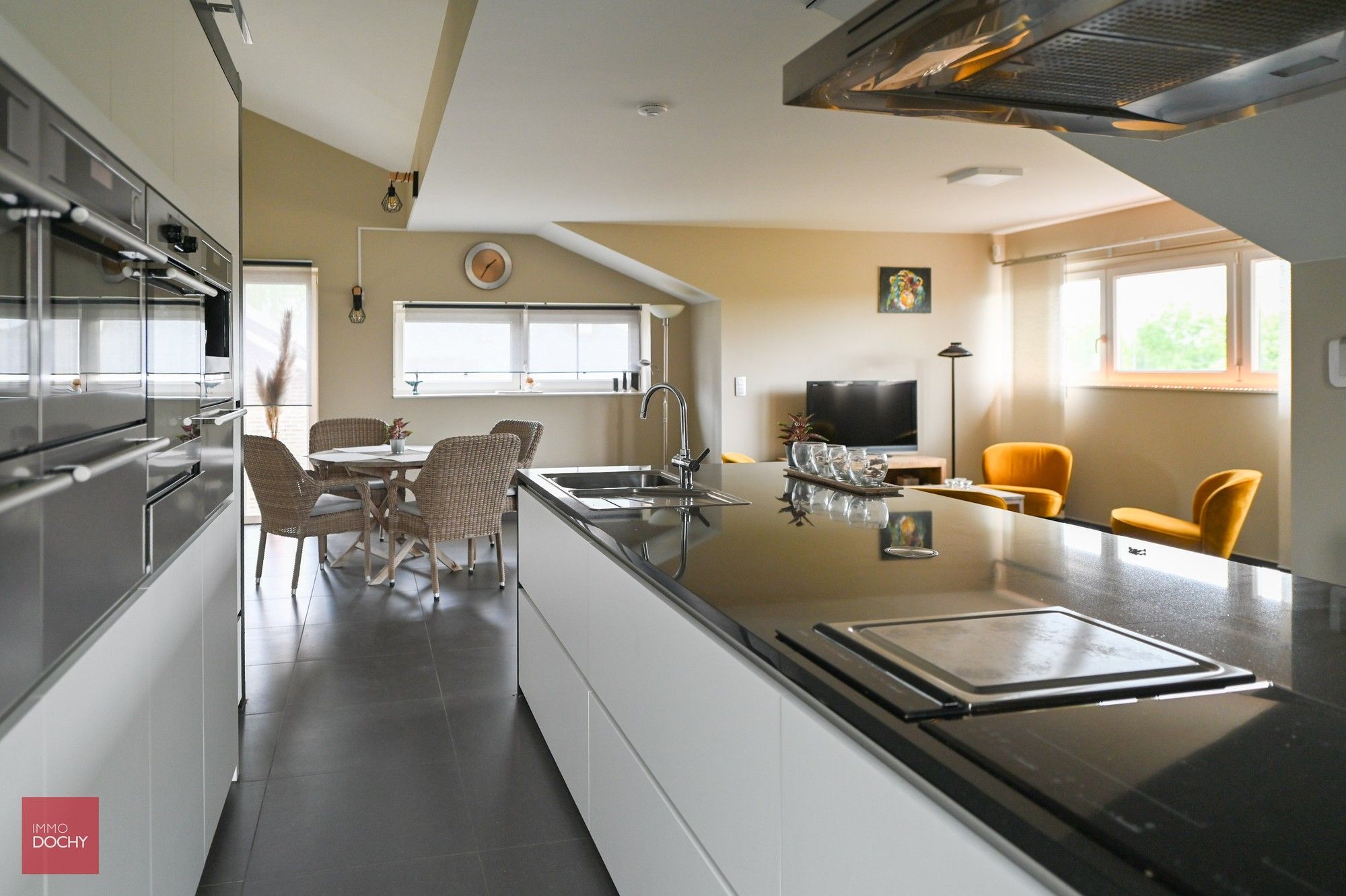 Mooie alleenstaande energiezuinige woning (A-label) met alle comfort en discretie foto 16