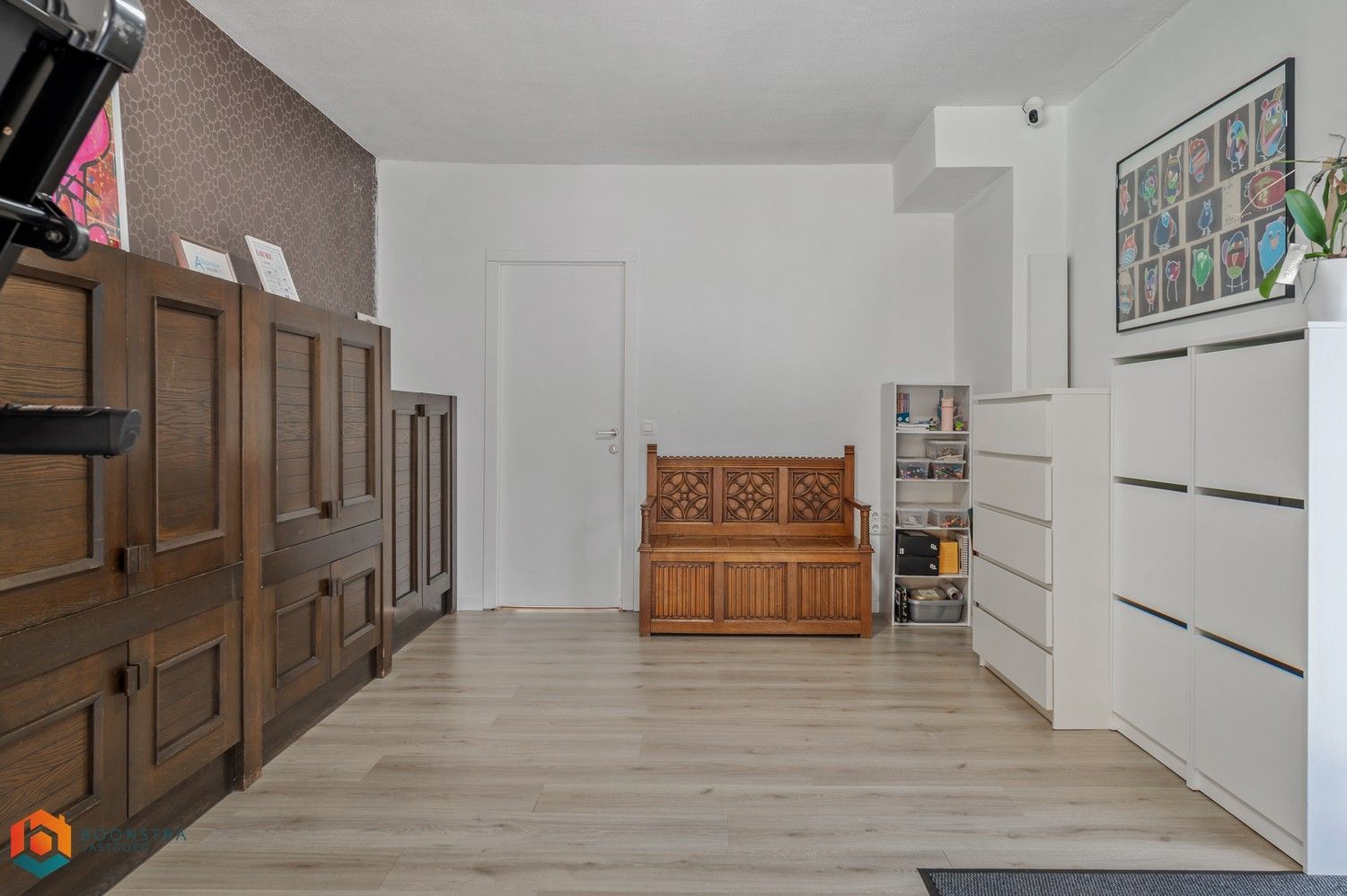 Gelijkvloerse woning met 3 slpkrs, ruime tuin en zwembad foto 21