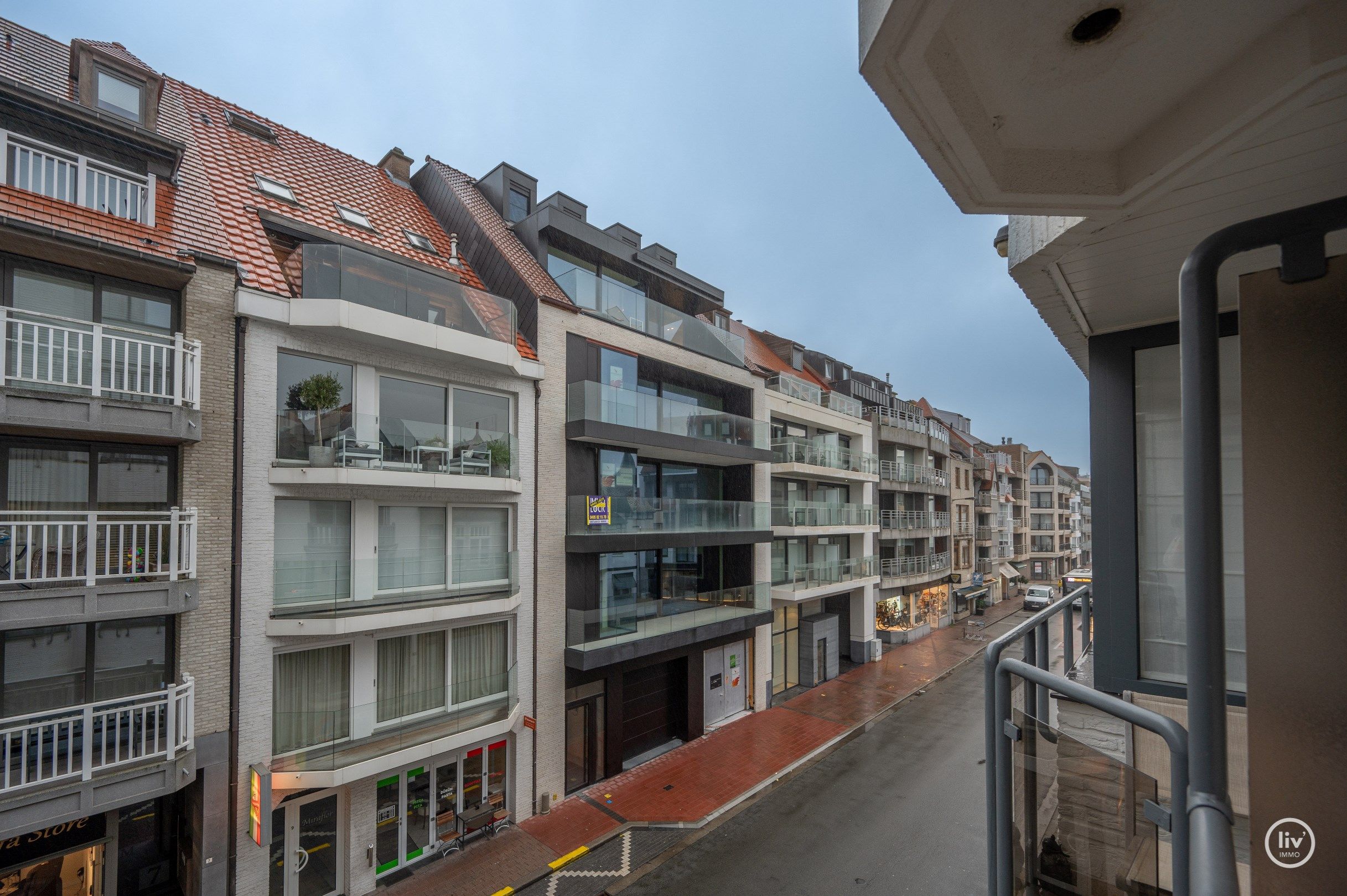 Prachtig gerenoveerd appartement in het hart van Knokke gelegen in de Zoutelaan te Knokke. foto 16