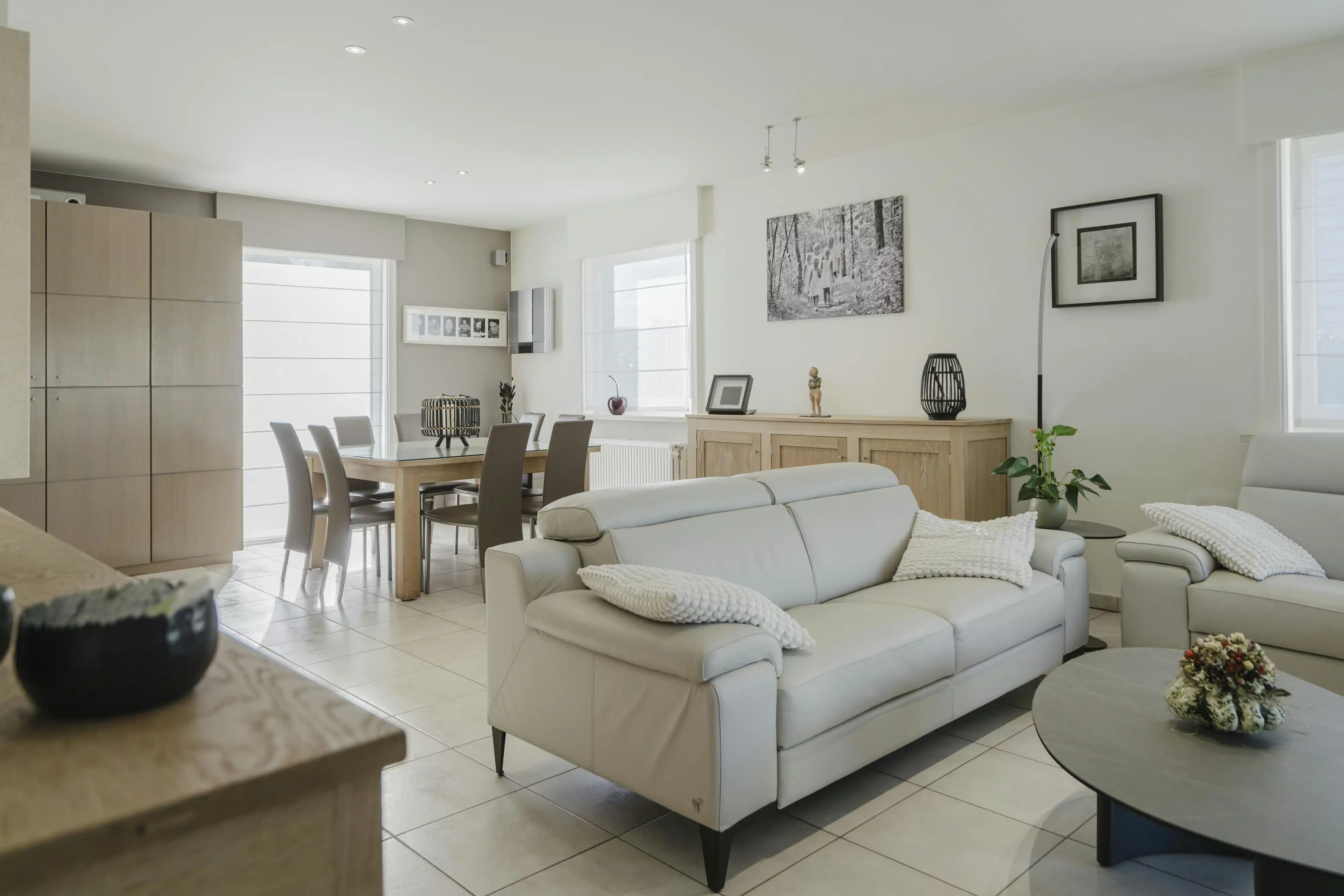 Ruime villa met 6 kamers te koop in Sint-Eloois-Vijve foto 2