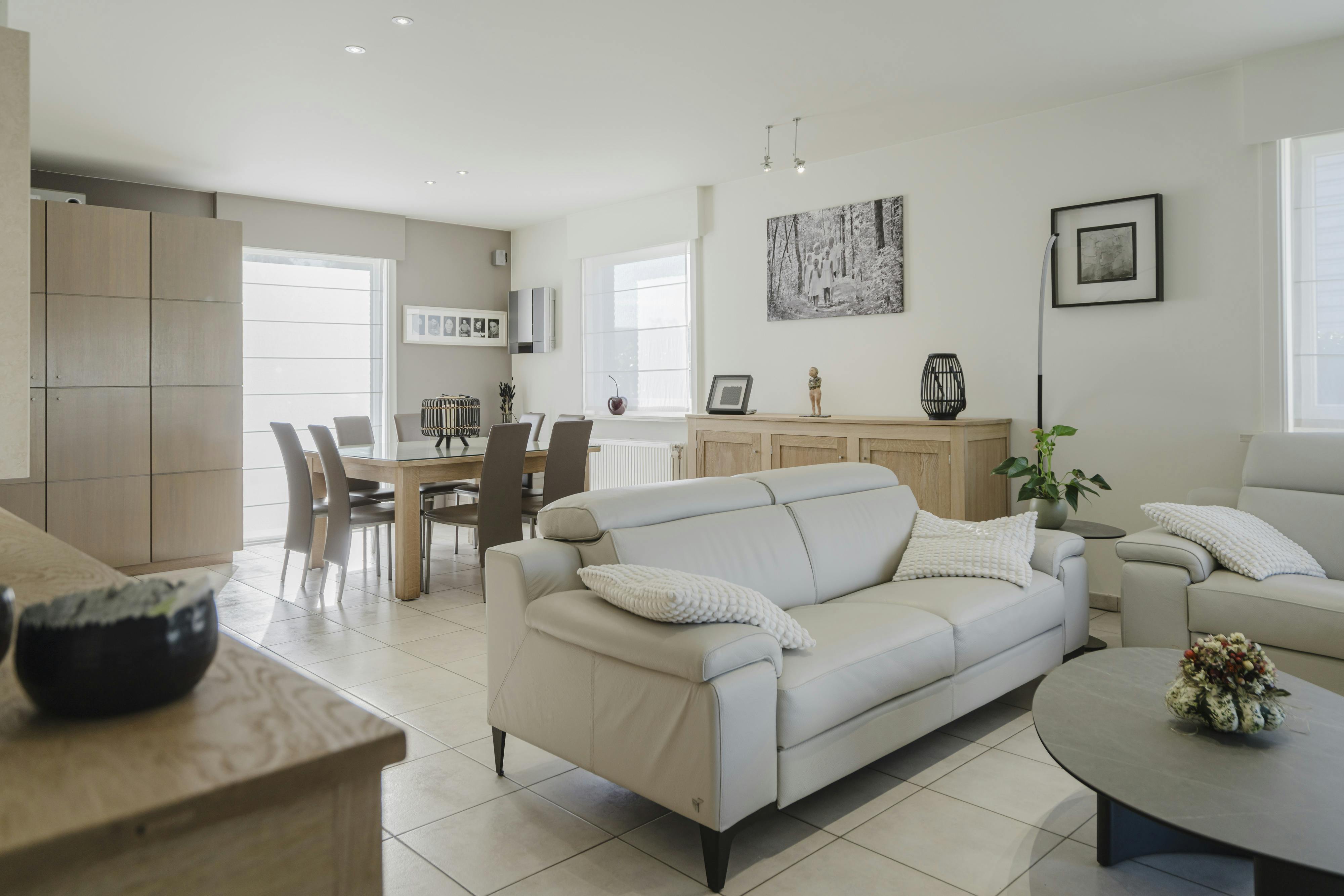 Ruime villa met 6 kamers te koop in Sint-Eloois-Vijve foto 3