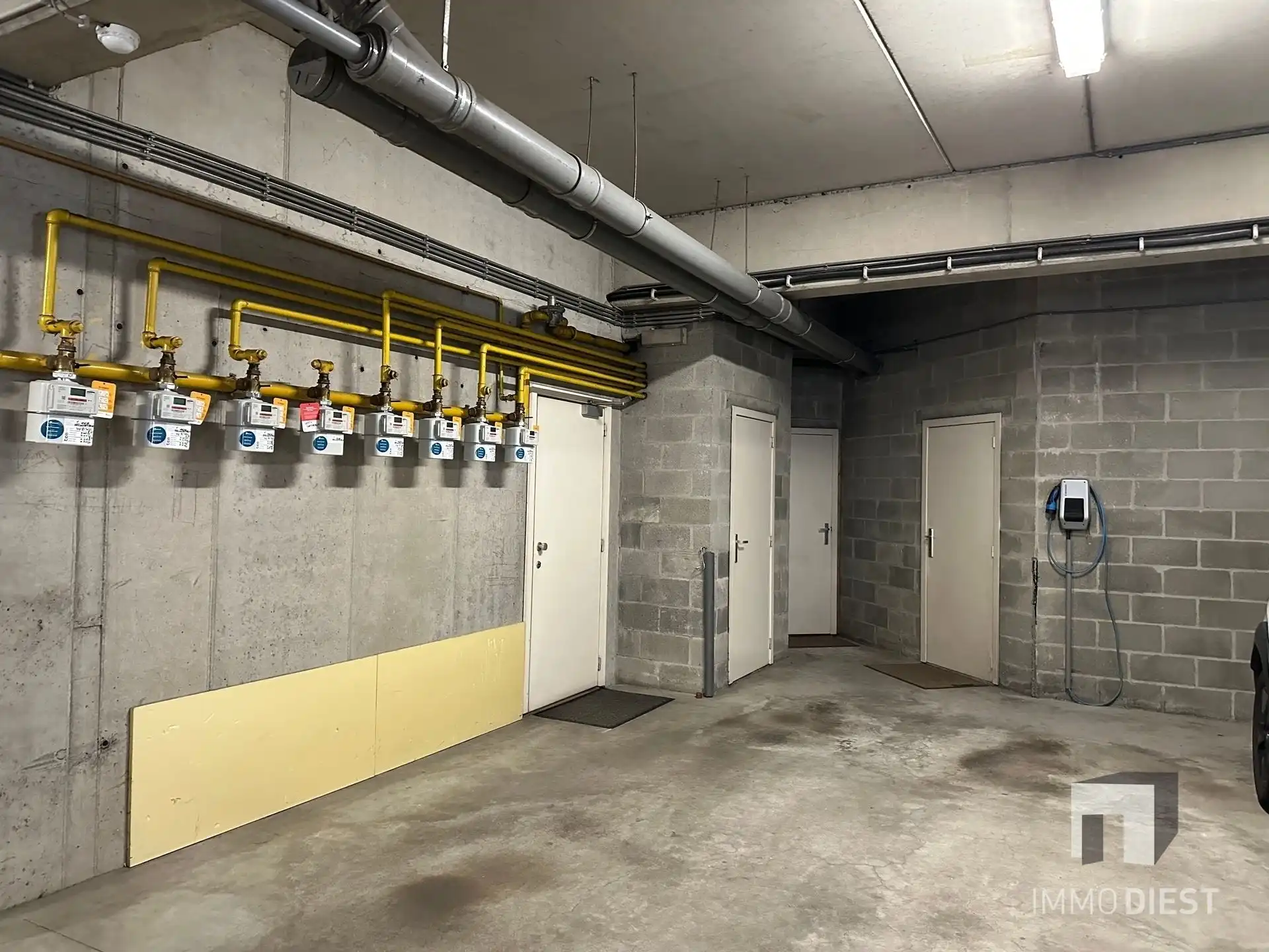 Groot kantoor (187m²) met parking en kelder foto 20