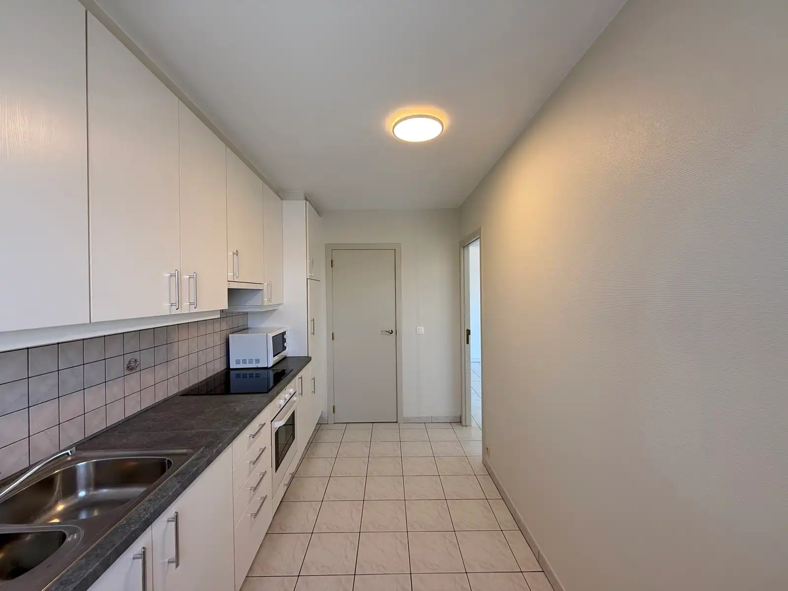 Instapklaar appartement met 2 slaapkamers en terrasje foto 9