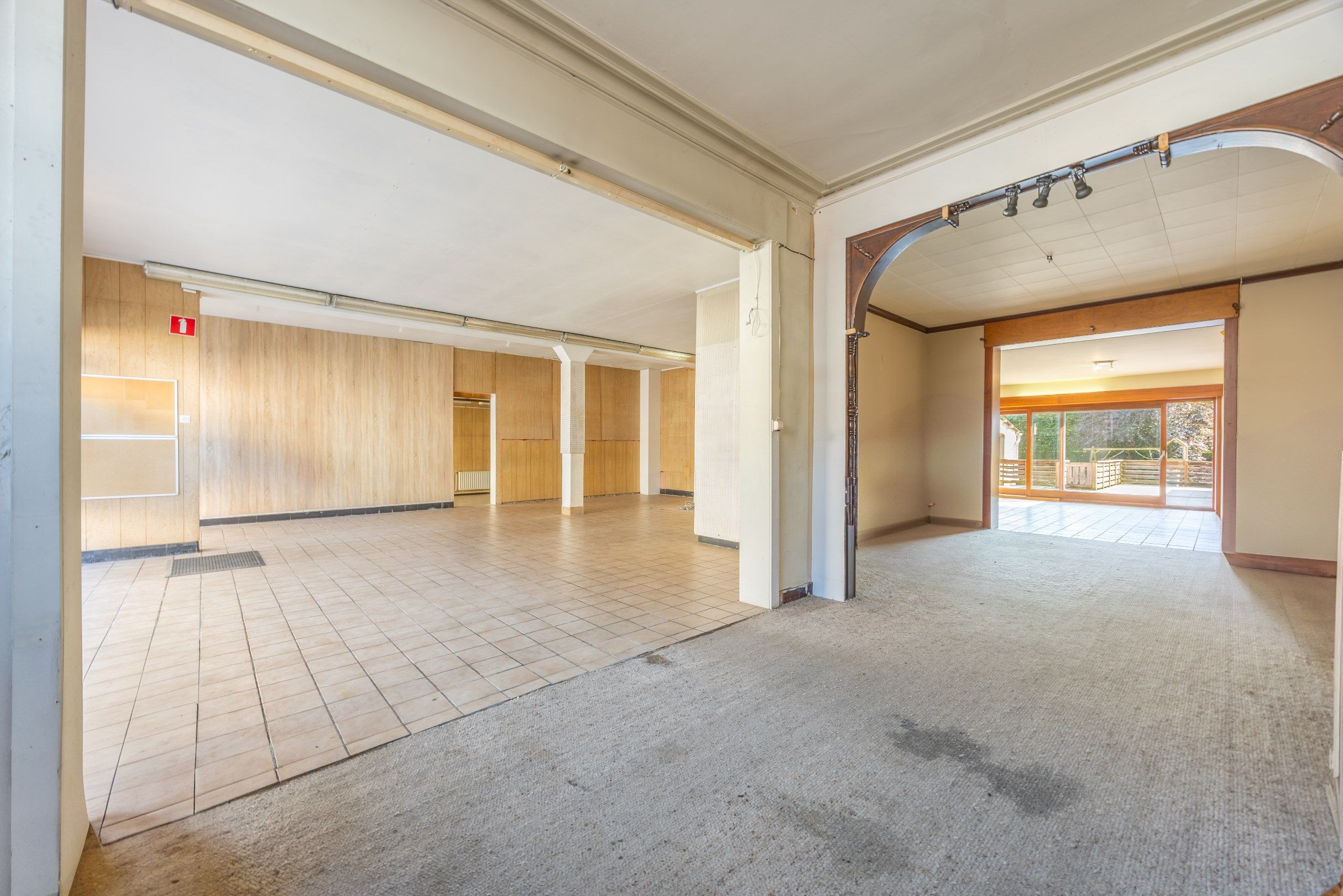 Gebouw voor gemengd gebruik met atelier op 568 m² foto 7