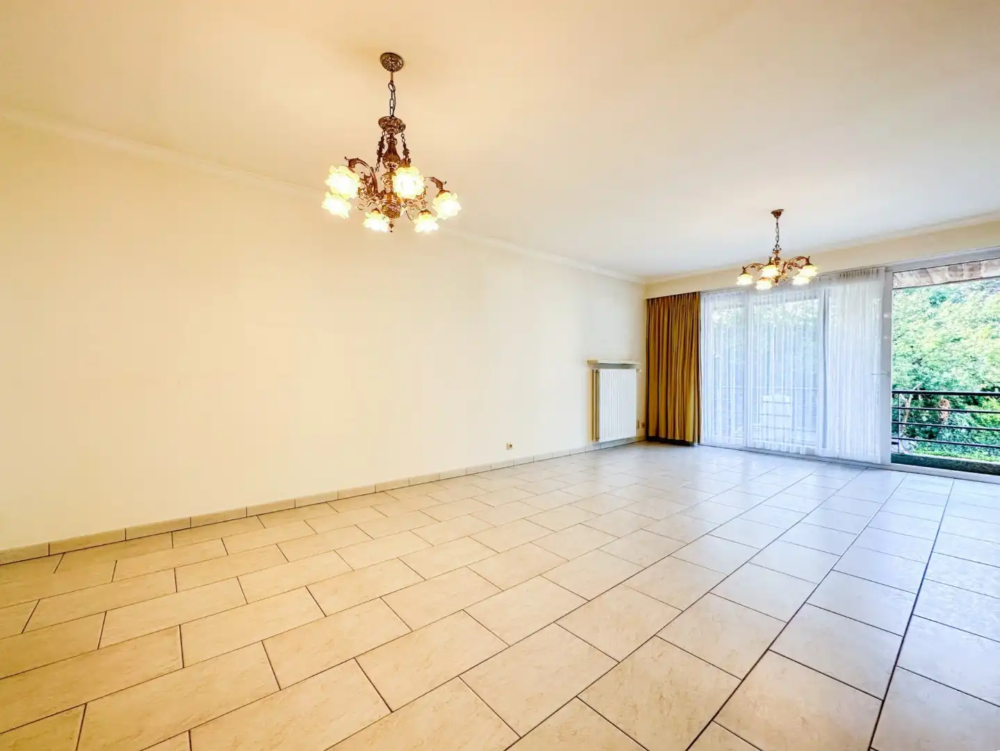 Instapklaar 2-slaapkamer appartement met 2 terrassen (en garage), topligging Torhout. foto 6