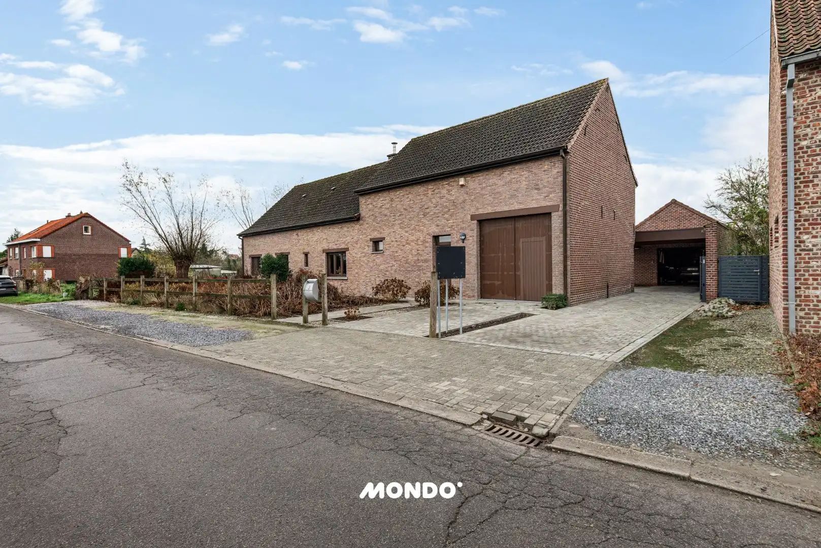 Unieke hoeve  (1.56ha) met paardenfaciliteiten & overdekt zwembad. foto 38