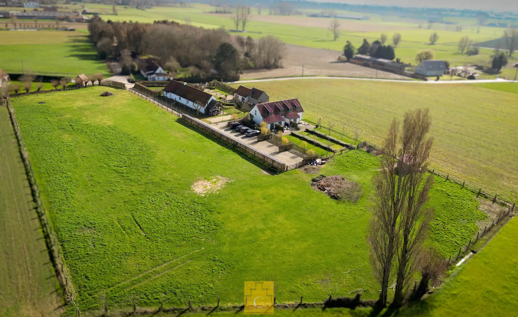Idyllisch gelegen landgoed, voormalige hoeve, met karakterwoning, vakantieverblijf/boutique B & B met 6 vergunde kamers, parking en weide op circa 1 ha foto 10