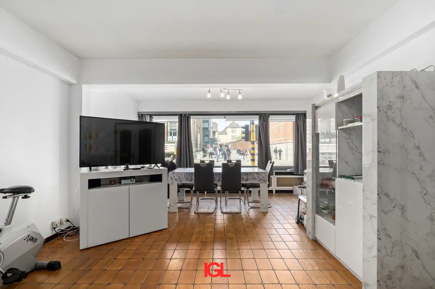 Gelijkvloersappartement met 2 slaapkamers & garage nabij het centrum van Halle foto 2