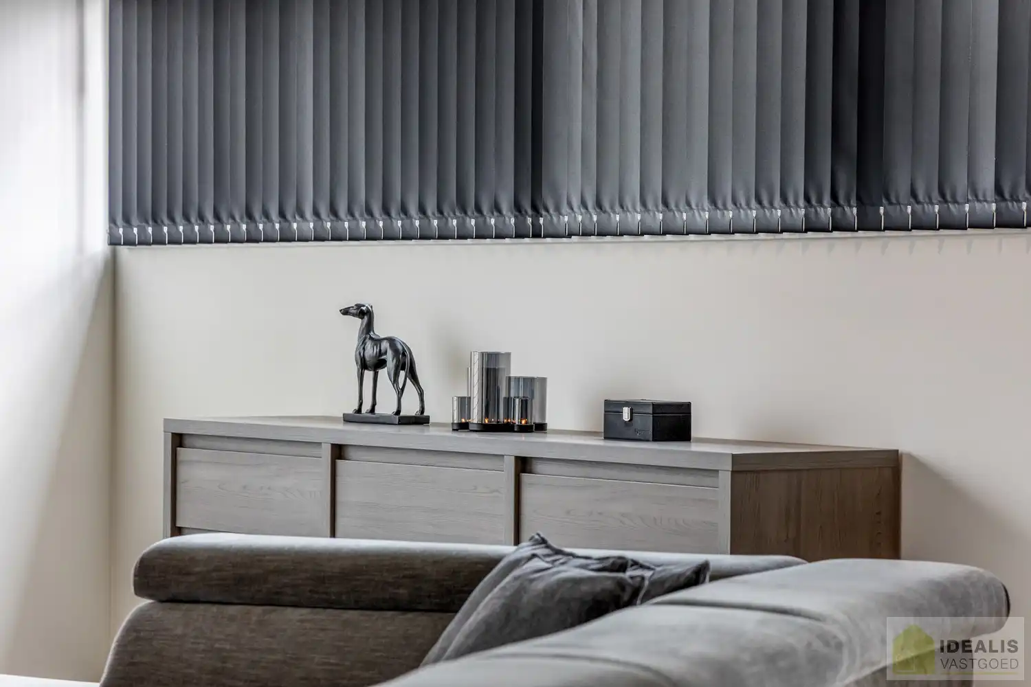 PRACHTIGE NIEUWBOUWWONING (2% REGISTRATIERECHTEN MOGELIJK!) MET EEN HEERLIJK LICHTRIJKE WOONKAMER MET OPEN KEUKEN, RUIME BERGING, BUREEL, 3 SLAAPKAMERS, RUIME DRESSING EN RUIME BADKAMER VOORZIEN VAN ALLE COMFORT! EEN HEERLIJK RUIM HUIS MET EEN NAAR WENS AAN TE LEGGEN TUIN, OP EEN GEGEERDE LOCATIE NABIJ HET CENTRUM VAN PEER! foto 19