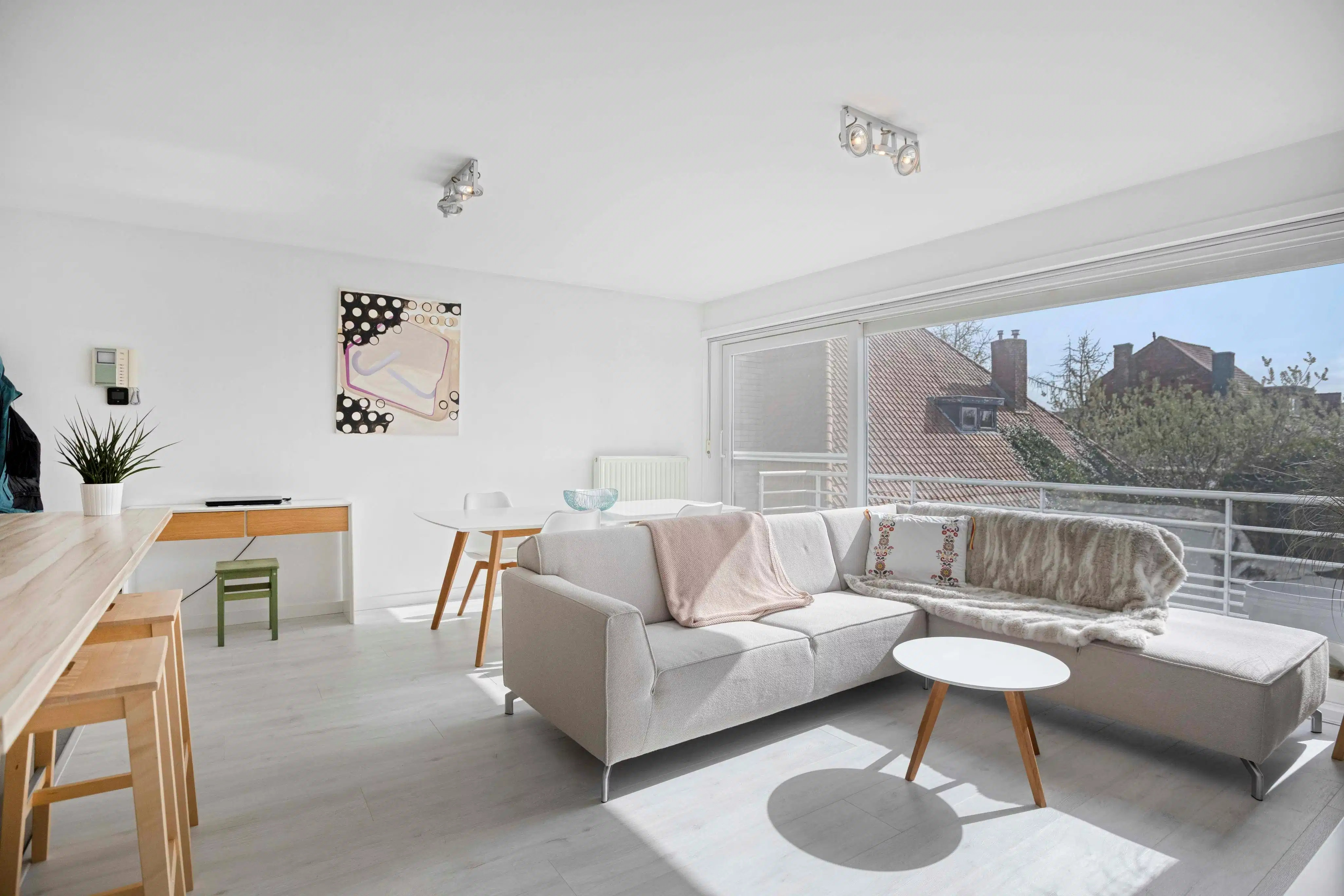 Instapklaar appartement te koop te St-Andries met 1 slpk  foto 3