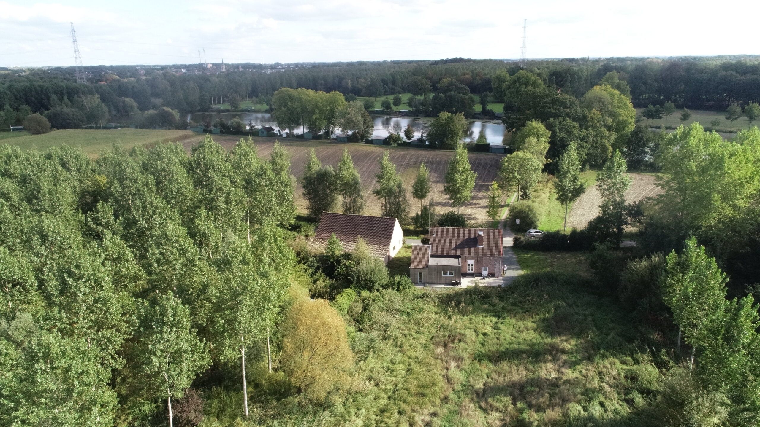 Landelijk gelegen, volledig gerenoveerde 3 slpk woning, op exclusieve ligging foto 11