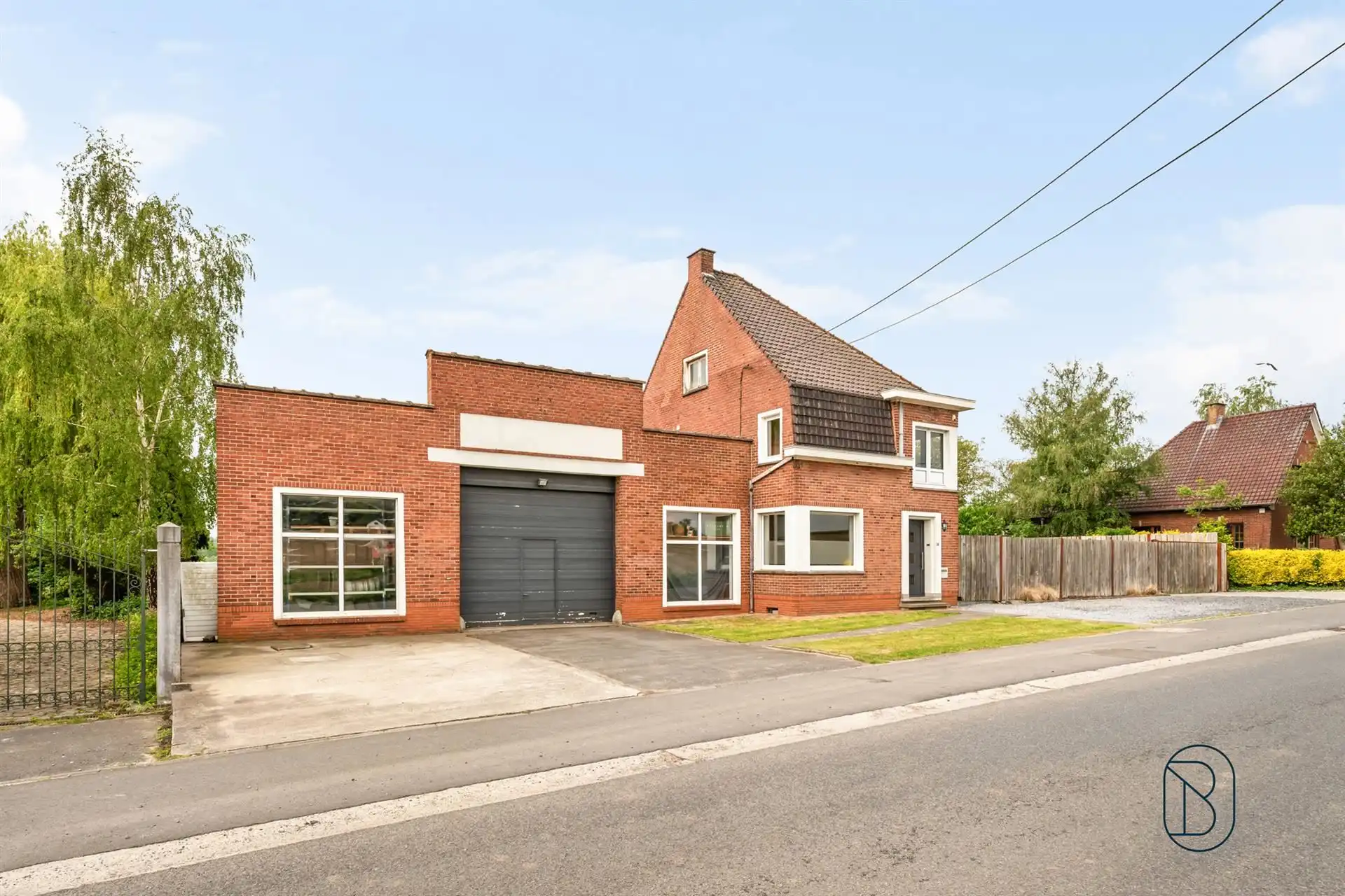 Instapklare woning met loods van 240 m² op topligging foto 2