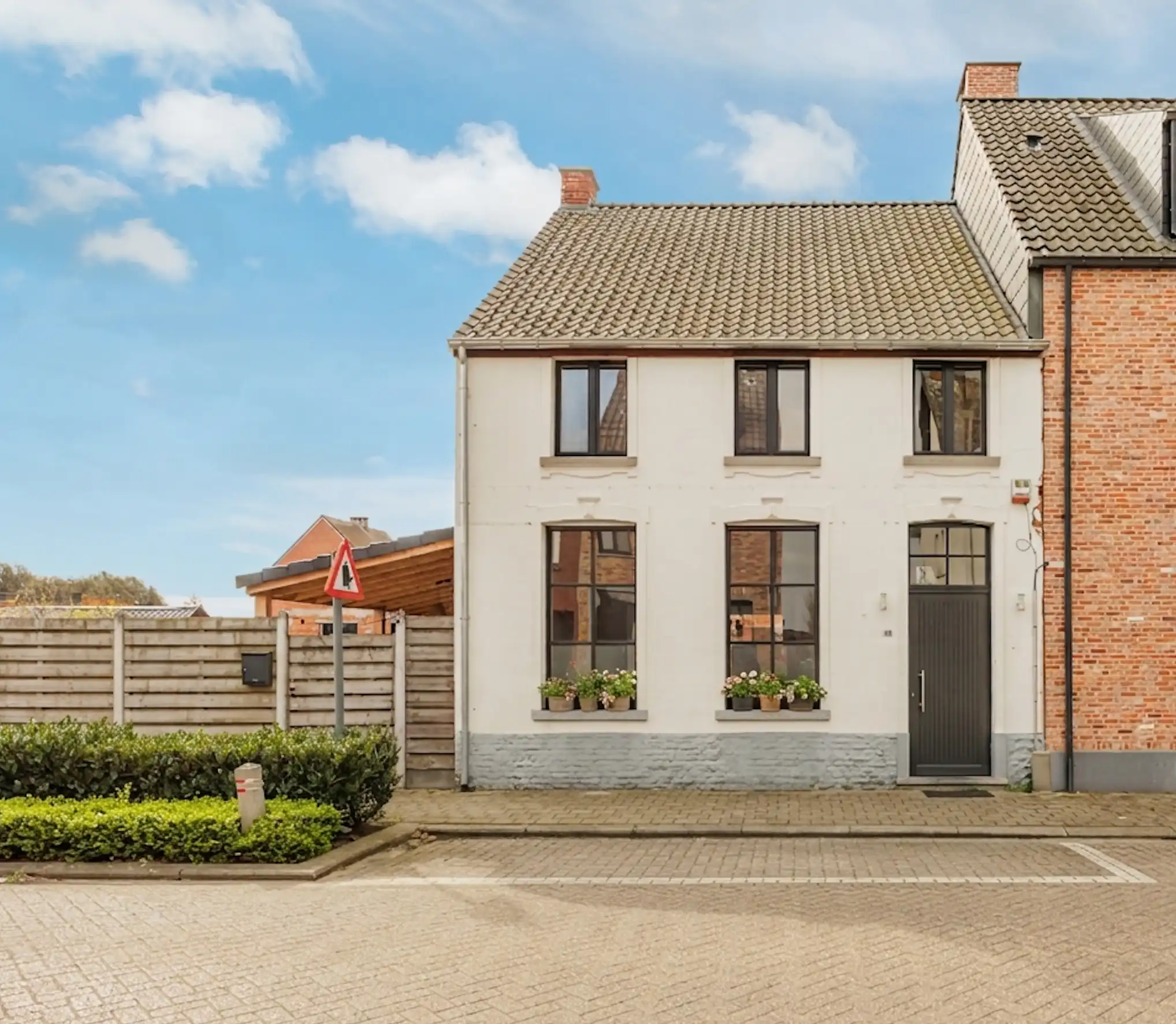 Charmante woning in hartje Herenthout foto 11