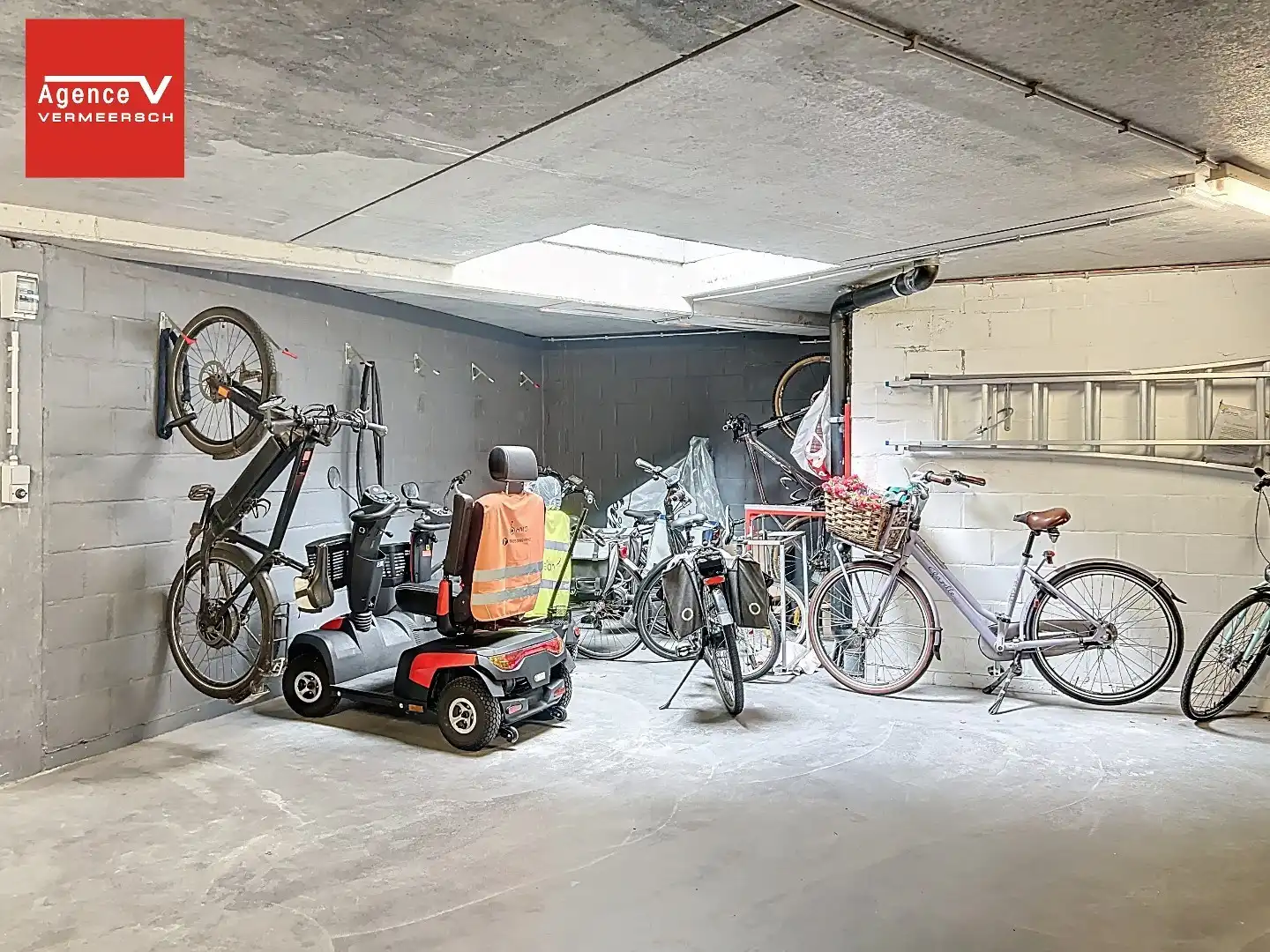 Ruim leefappartement gesitueerd op gunstige locatie tussen Leopold I-plein en Casino Kursaal van Oostende.  foto 14