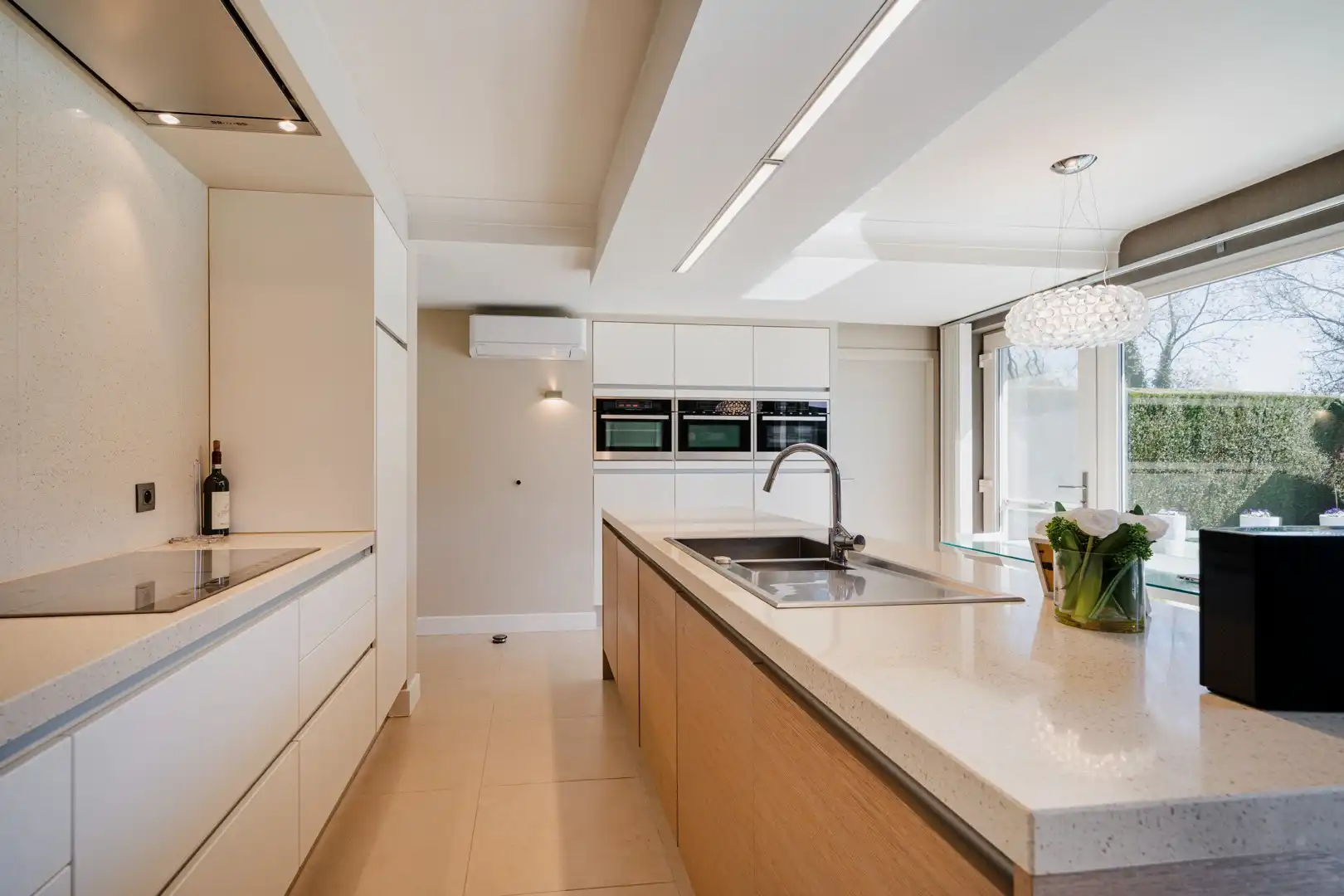 Charmante woning met 4 slaapkamers en verzorgde tuin met zwembad foto 9