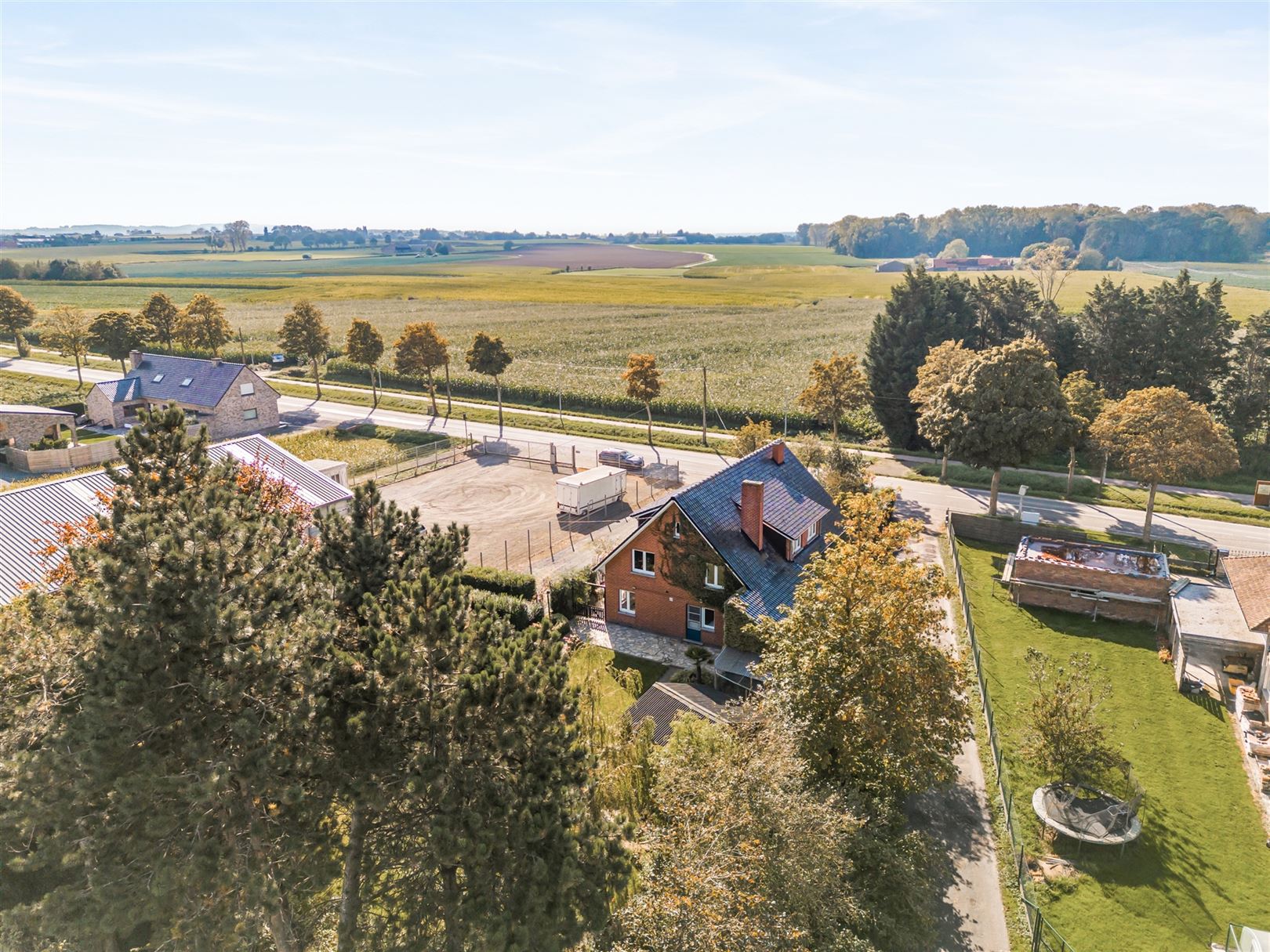 Eigendom met karakter op 1671m² foto 2