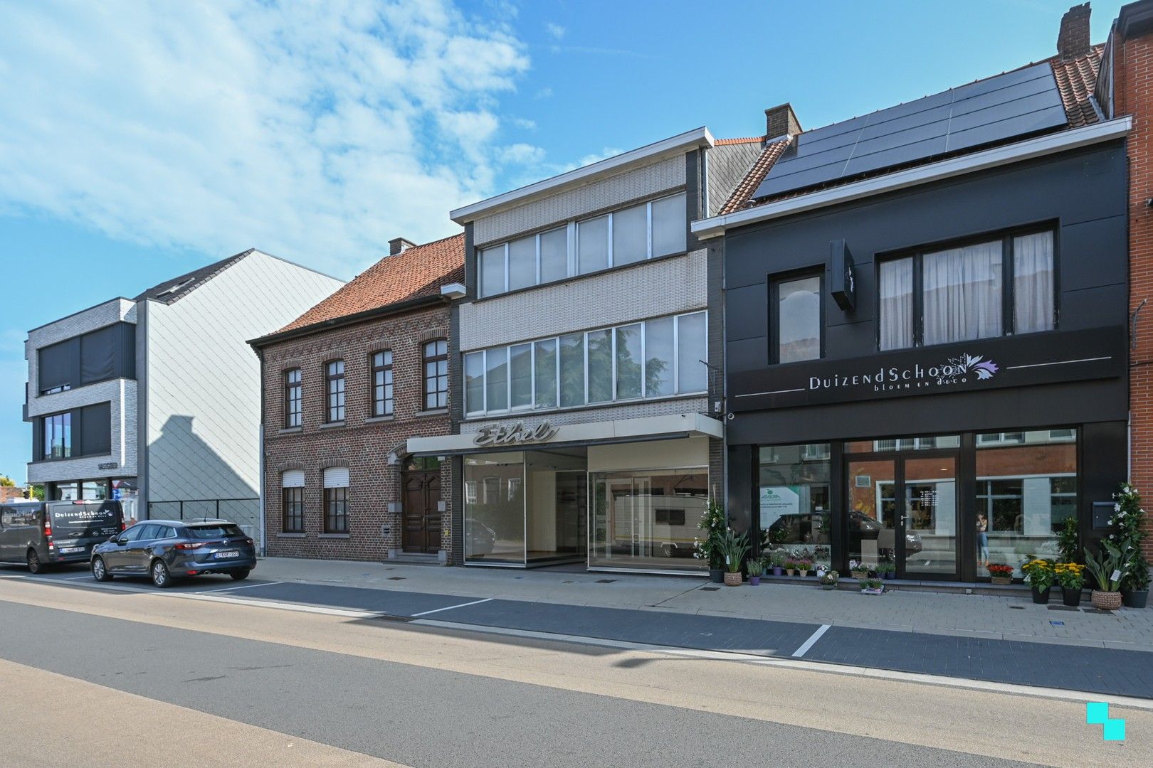 Hoofdfoto van de publicatie: Handelspand met bovenliggende woonst te Izegem (Vijfwegen)