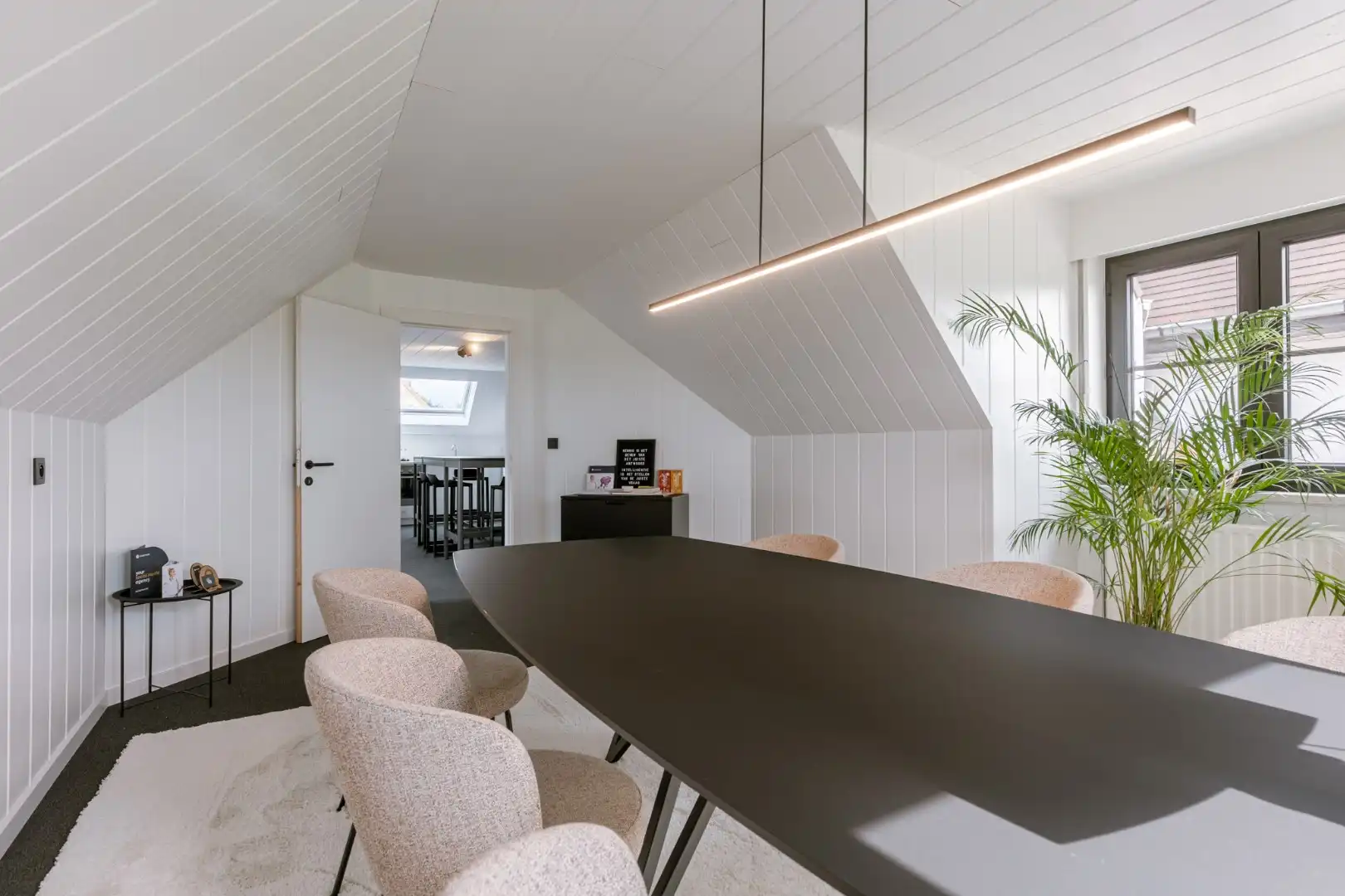 Commercieel gelegen kantoorgebouw  foto 24