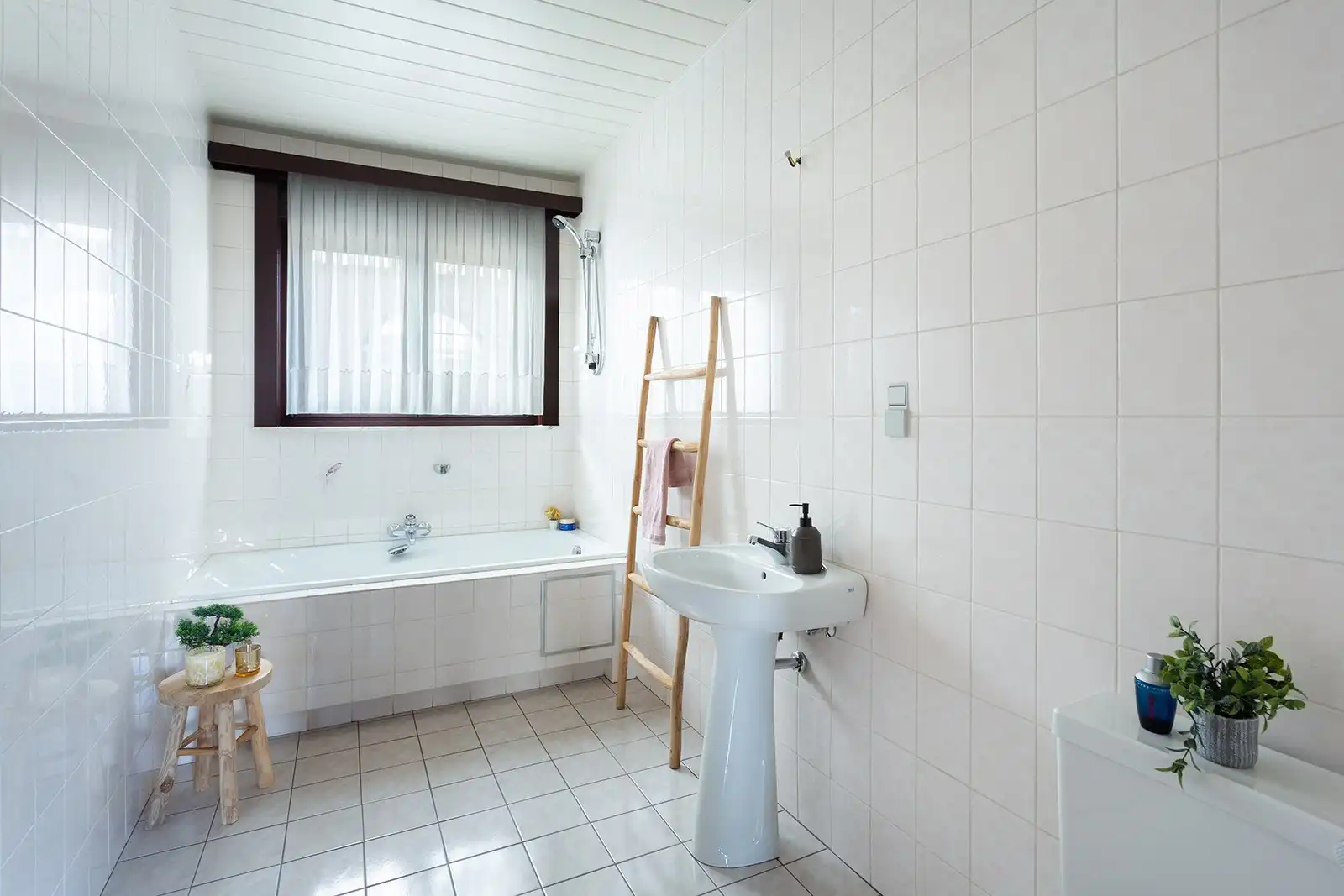 Karaktervol huis in een residentiële wijk foto 16