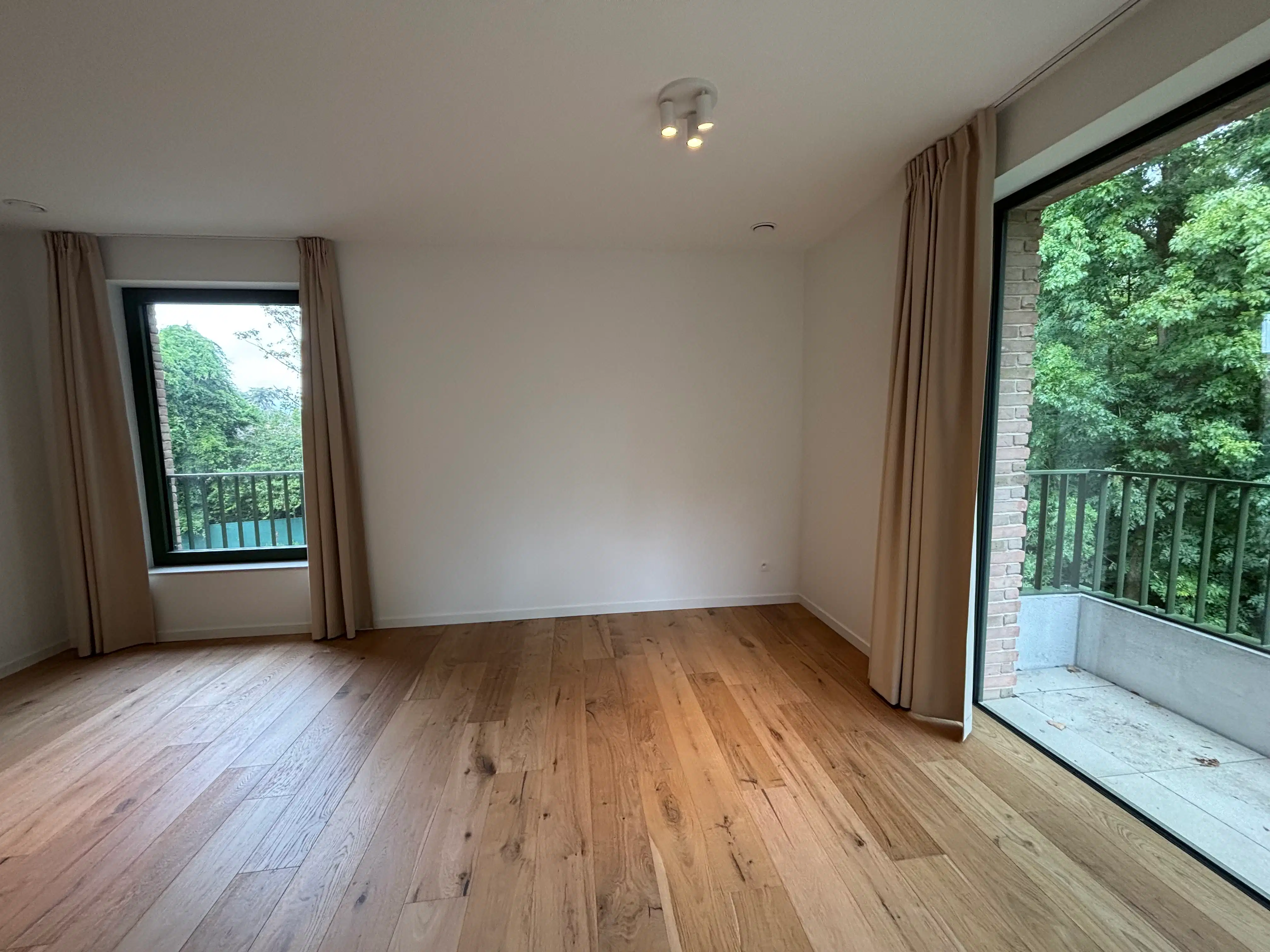 LUXUEUS NIEUWBOUWAPPARTEMENT MET SLAAPKAMER, BUREAU EN RUIM TERRAS foto 7