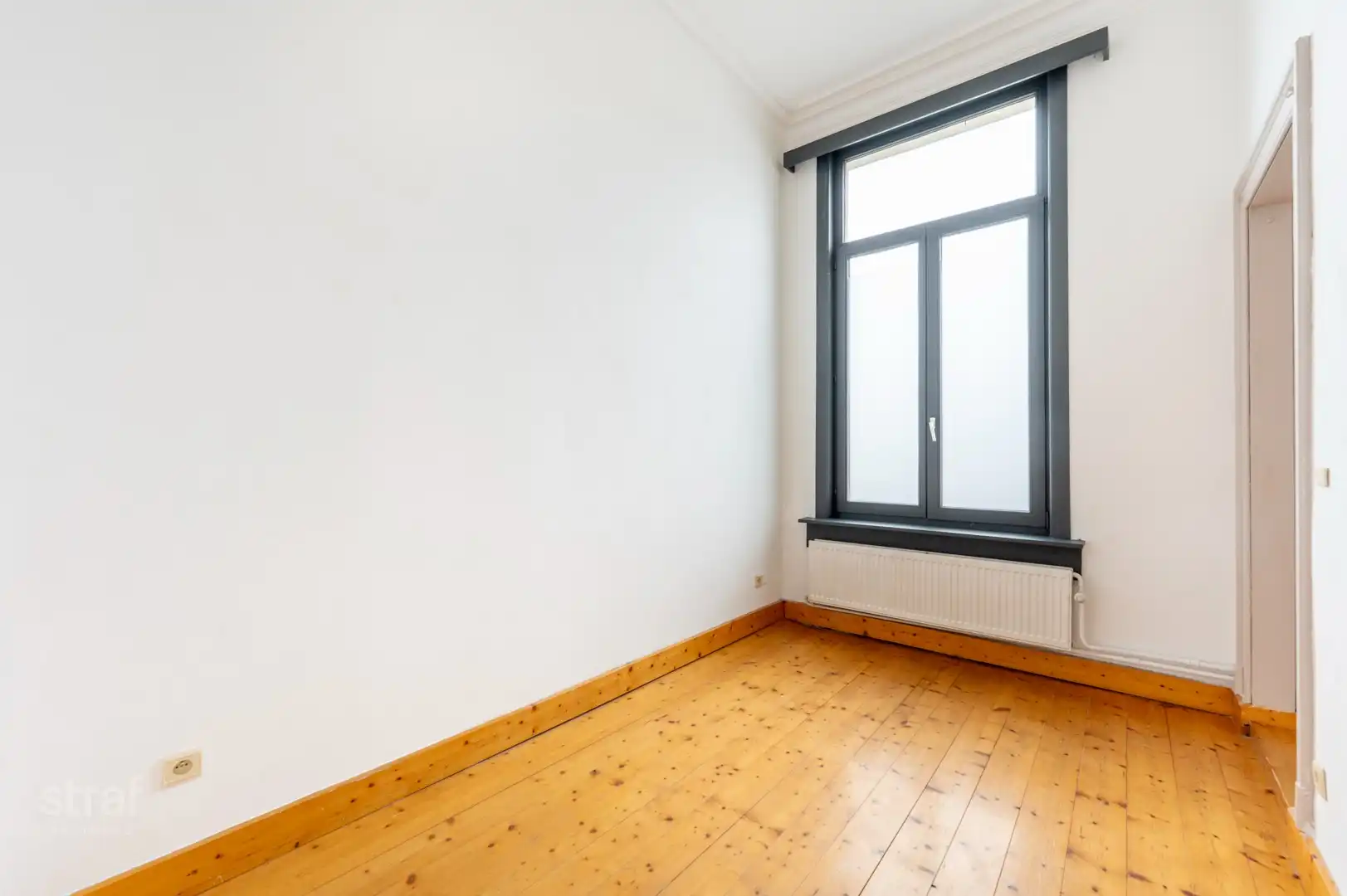 Klassevol Herenhuis met 6 slaapkamers met grote zonnige tuin foto 22