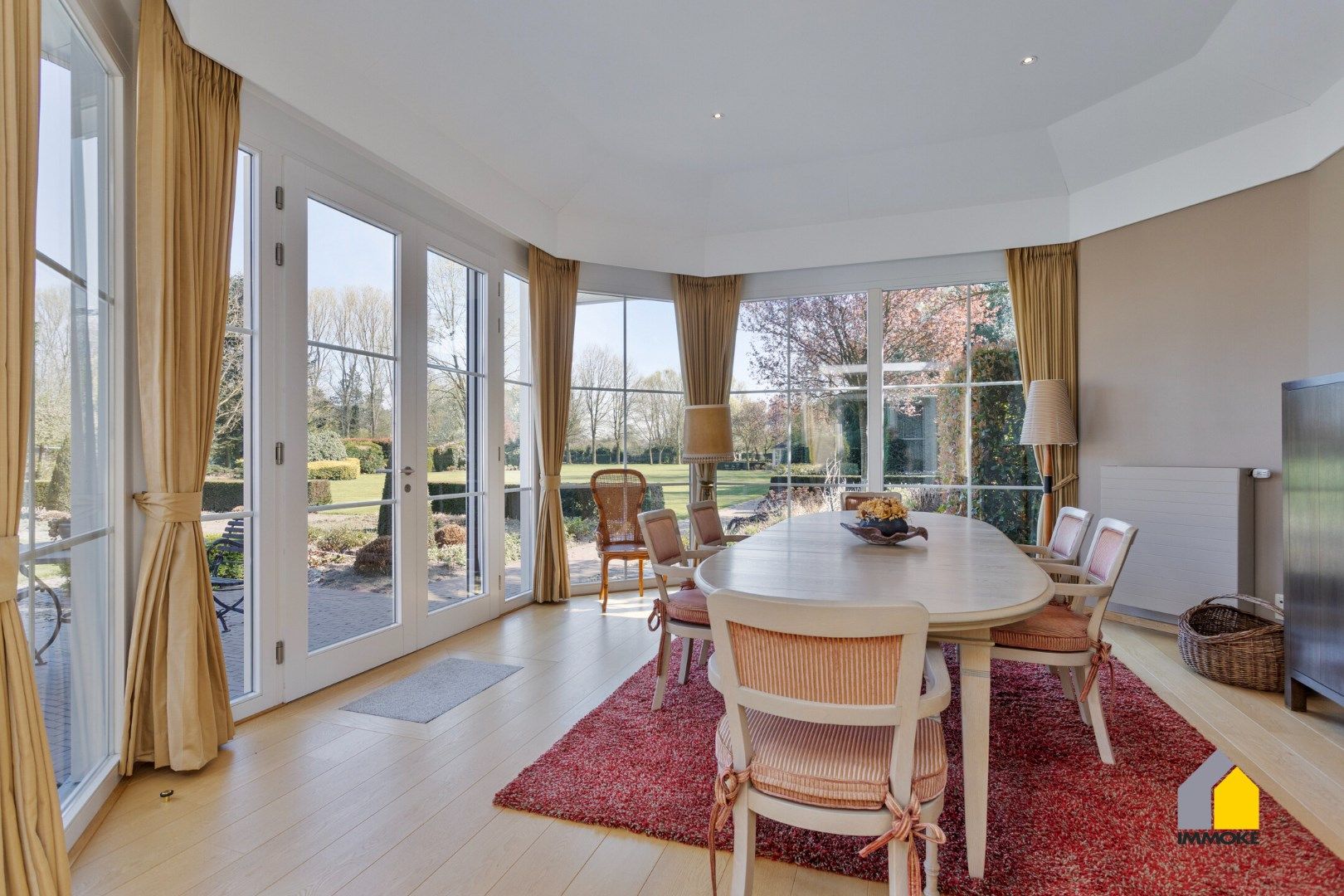 Tijdloze, stijlvolle villa met parktuin op toplocatie. foto 13