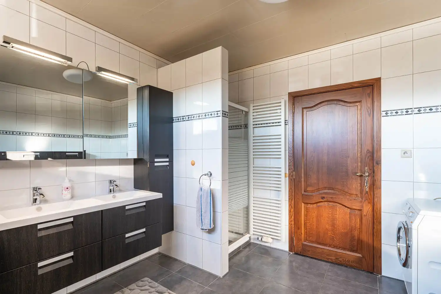 Rustig gelegen halfopen woning met 3 slaapkamers, garage en west gerichte tuin in Sint-Truiden foto 14