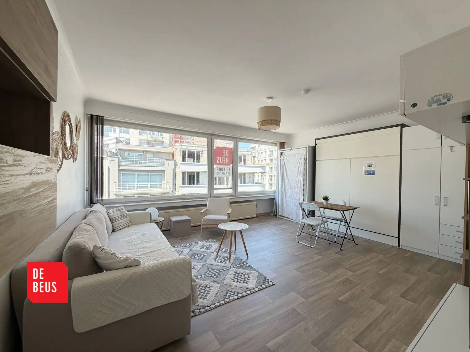 TOPAANBOD! Gerenoveerde studio op fantastische ligging pal aan zee foto {{pictureIndex}}