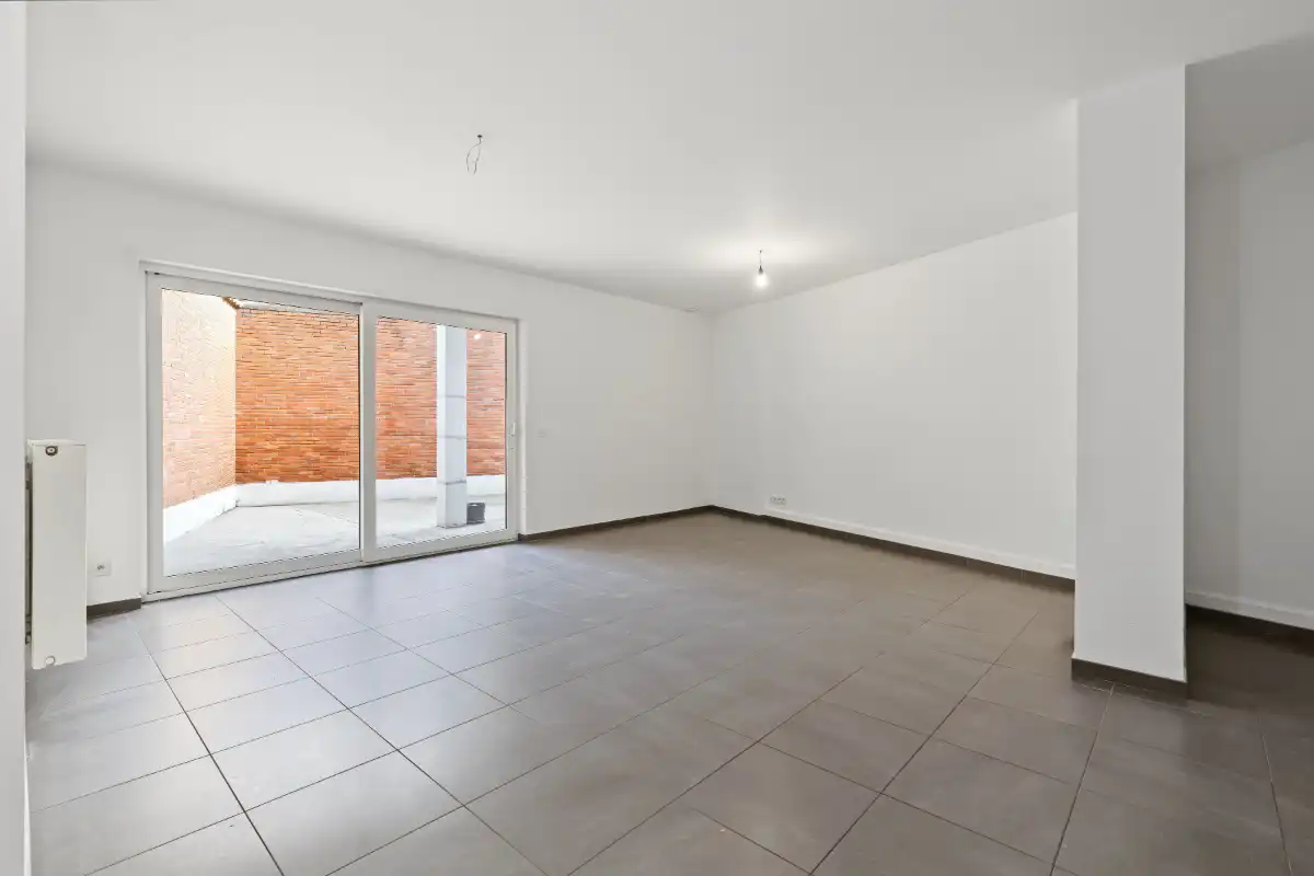 Volledig gerenoveerd gelijkvloers appartement met privatief terras in het hart van Kruibeke foto 9