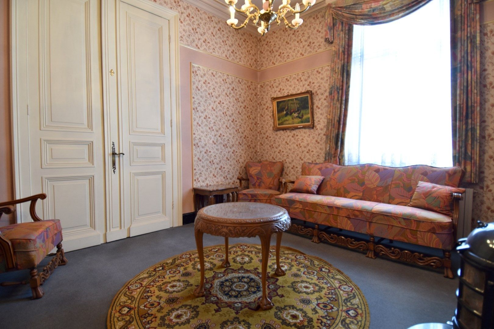 Karaktervolle burgerwoning met 3 slaapkamers, 2 garages en een mooi stukje tuin te koop in Rollegem foto 7