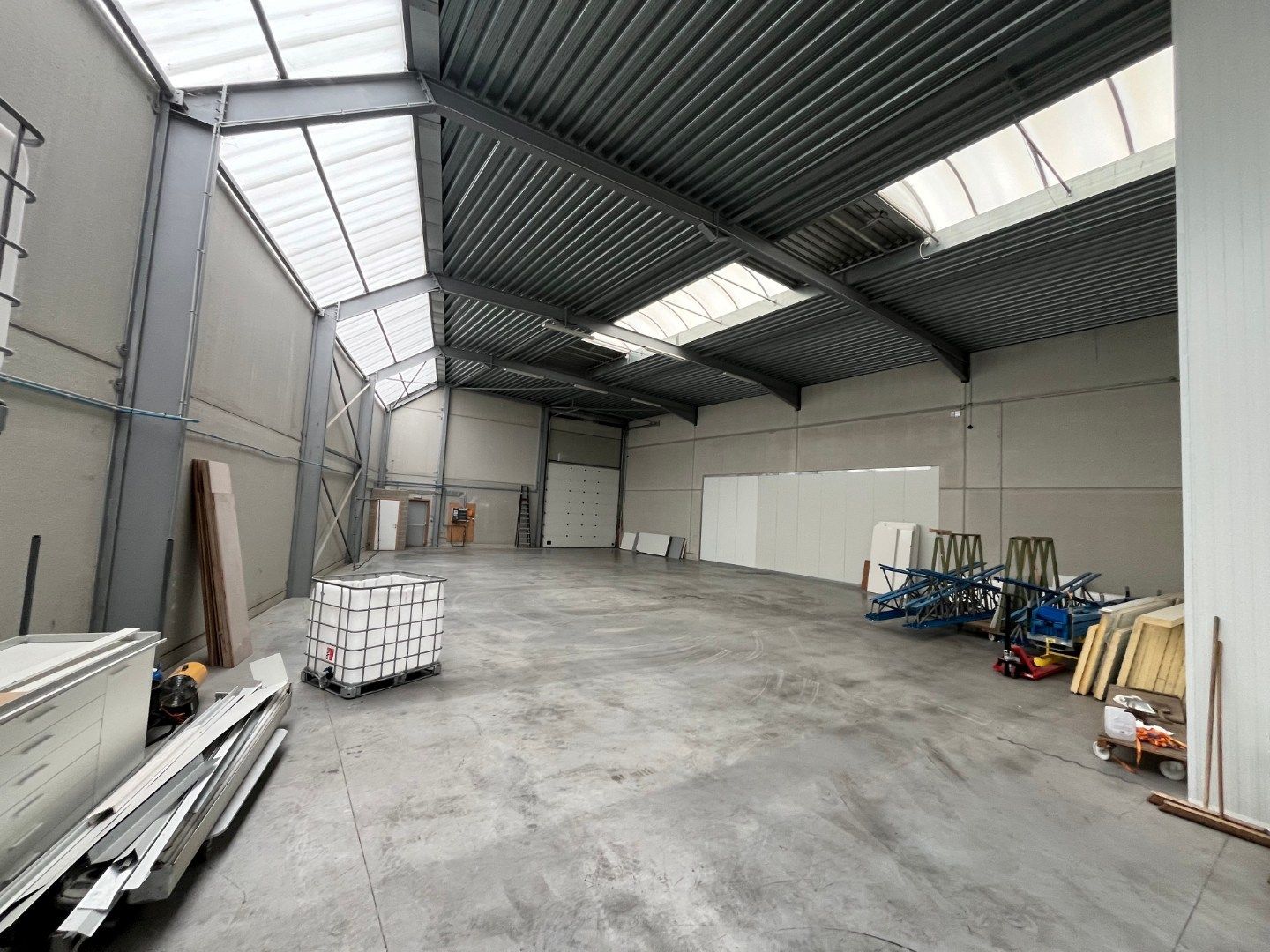 Een welgelegen bedrijfspand (KMO - industrie) van 2.815m² foto 14