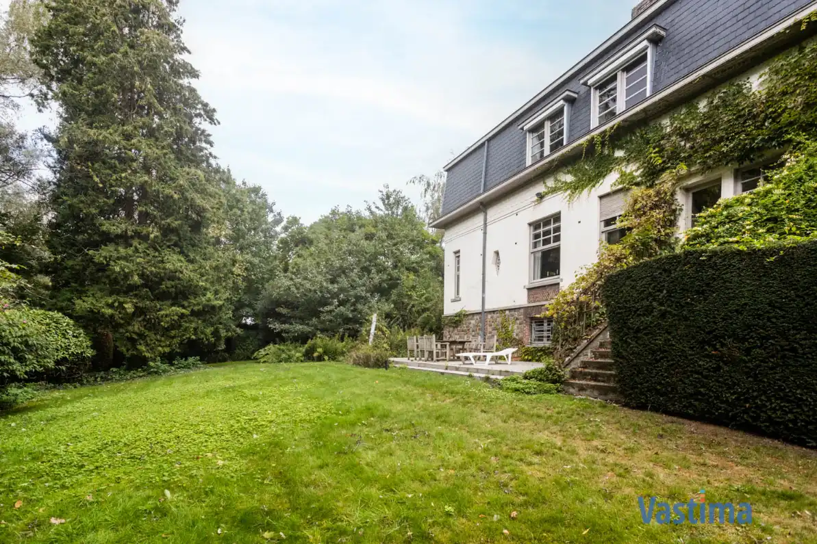 Karaktervolle villa met authentieke charme in een groene setting foto 38