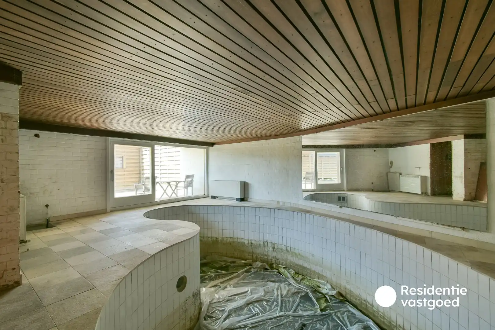 Verrassend ruime woning met unieke indeling en veel potentieel in Torhout! foto 12