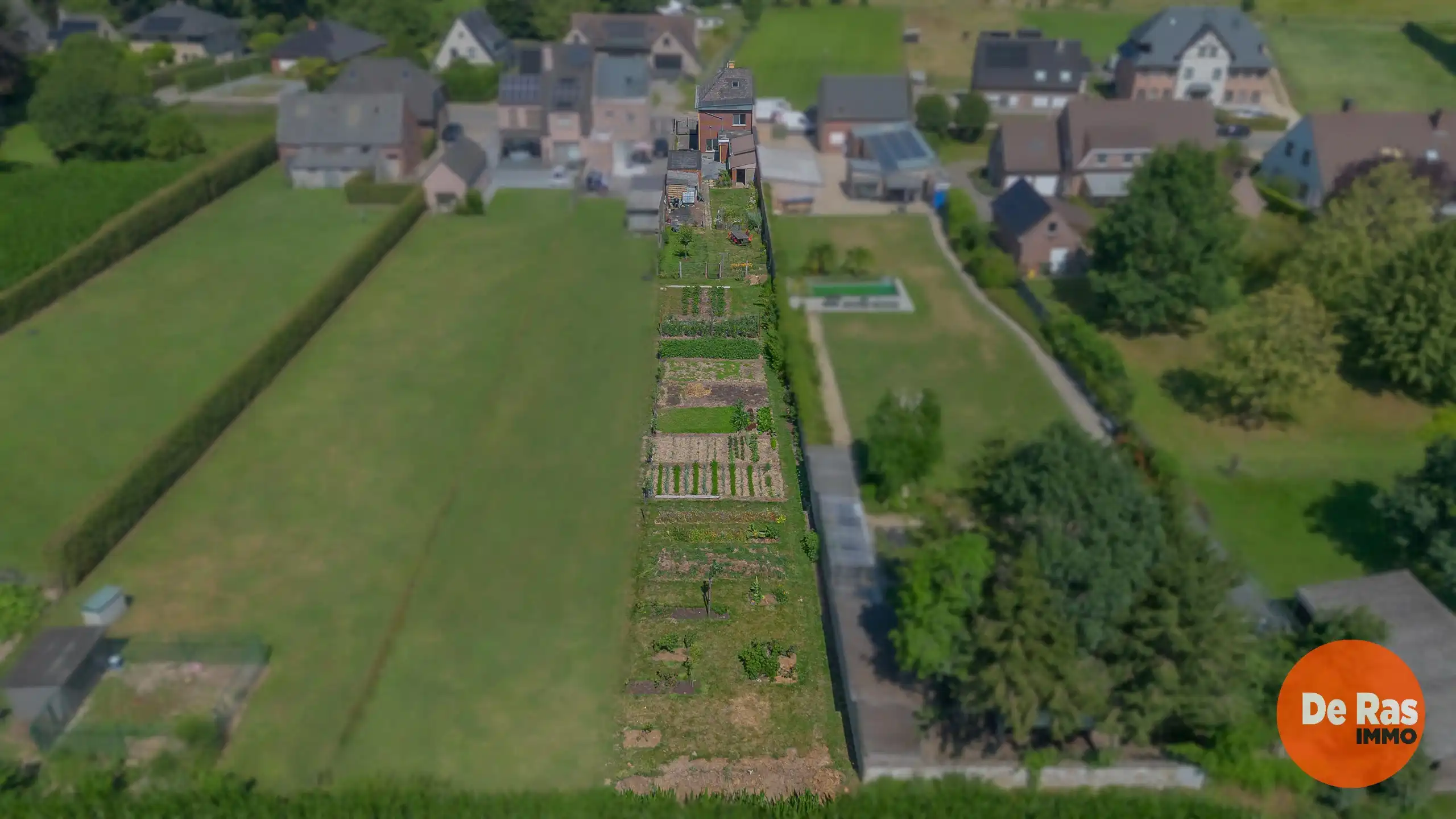 OORDEGEM - Woning met 4 slaapkamers en prachtige tuin foto 2