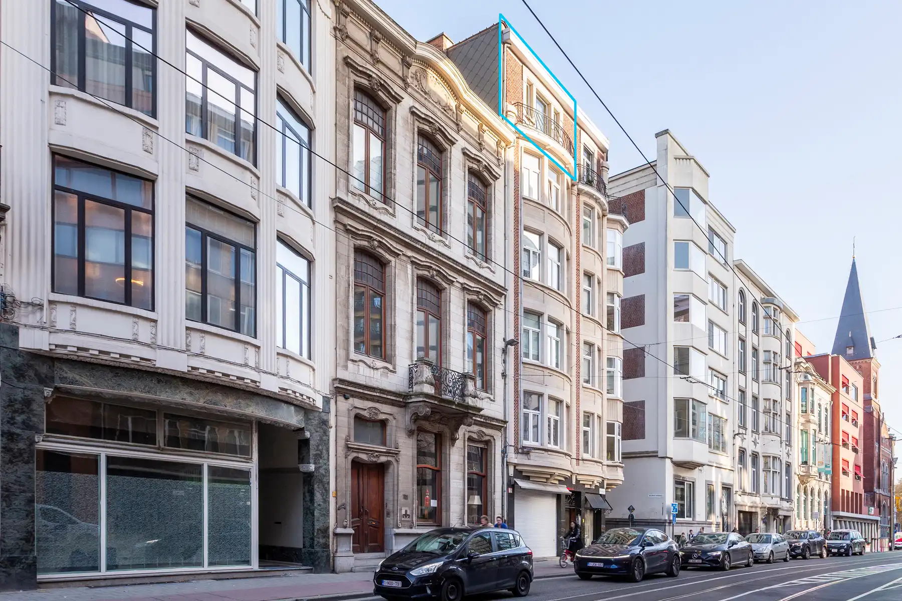Karaktervolle penthouse met rooftopterras op toplocatie! foto {{pictureIndex}}