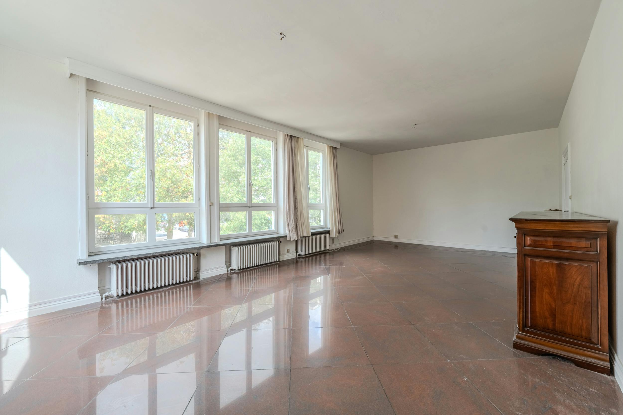 Hoekhuis met veel potentieel te koop te Mariakerke foto 3