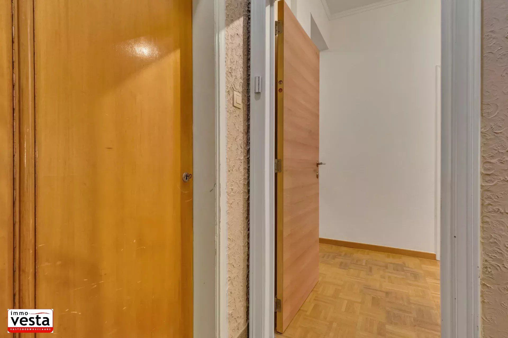 Karaktervol appartement in hart van Sint-Truiden foto 2