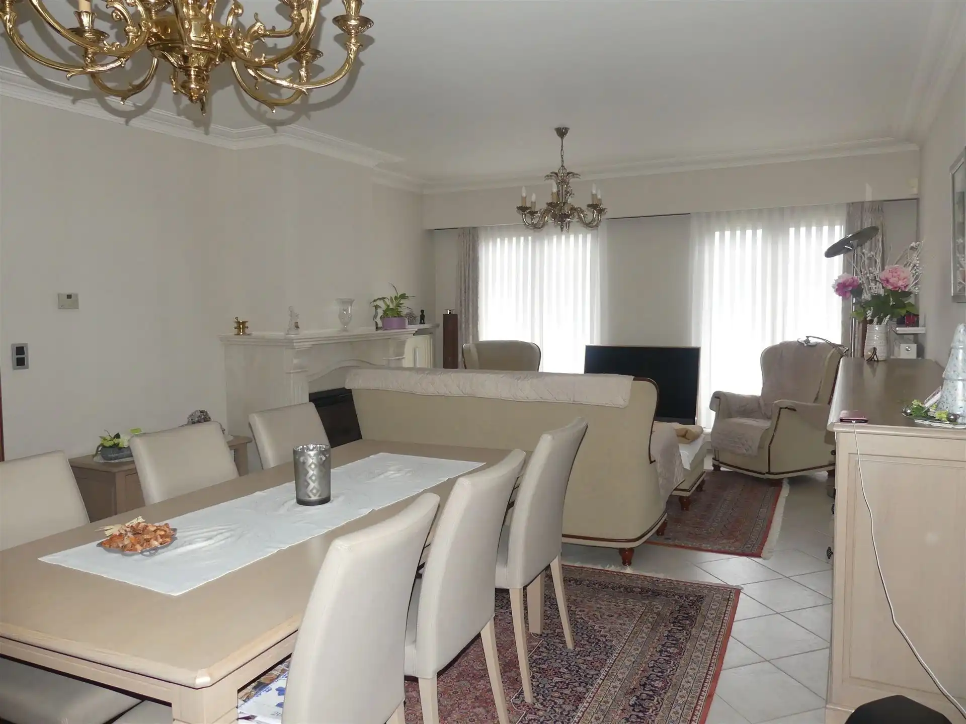 Ruime en rustig gelegen open bebouwing met 3 slaapkamers foto 3