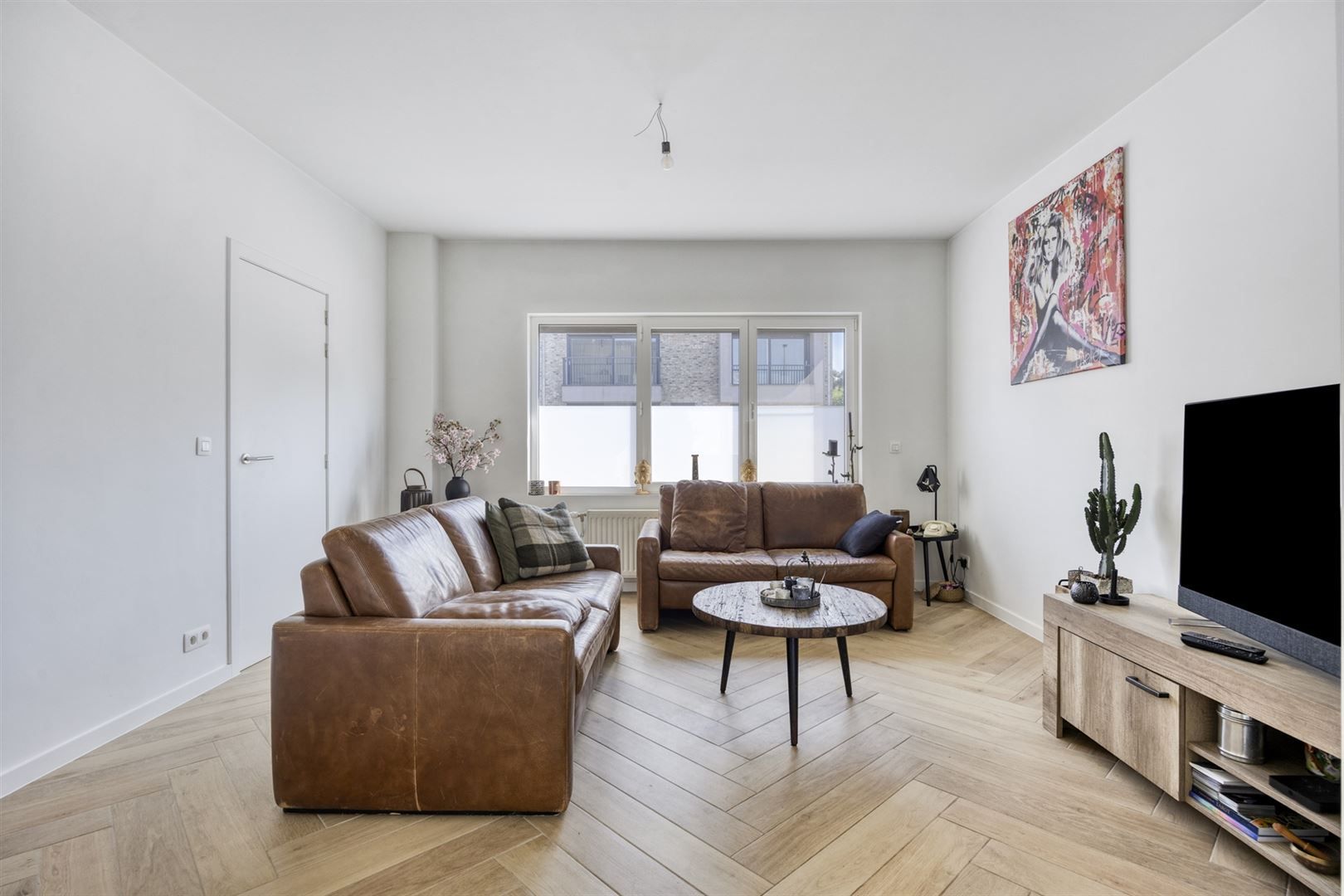 TE KOOP : Gerenoveerde eengezinswoning met 3 slaapkamers! foto 5