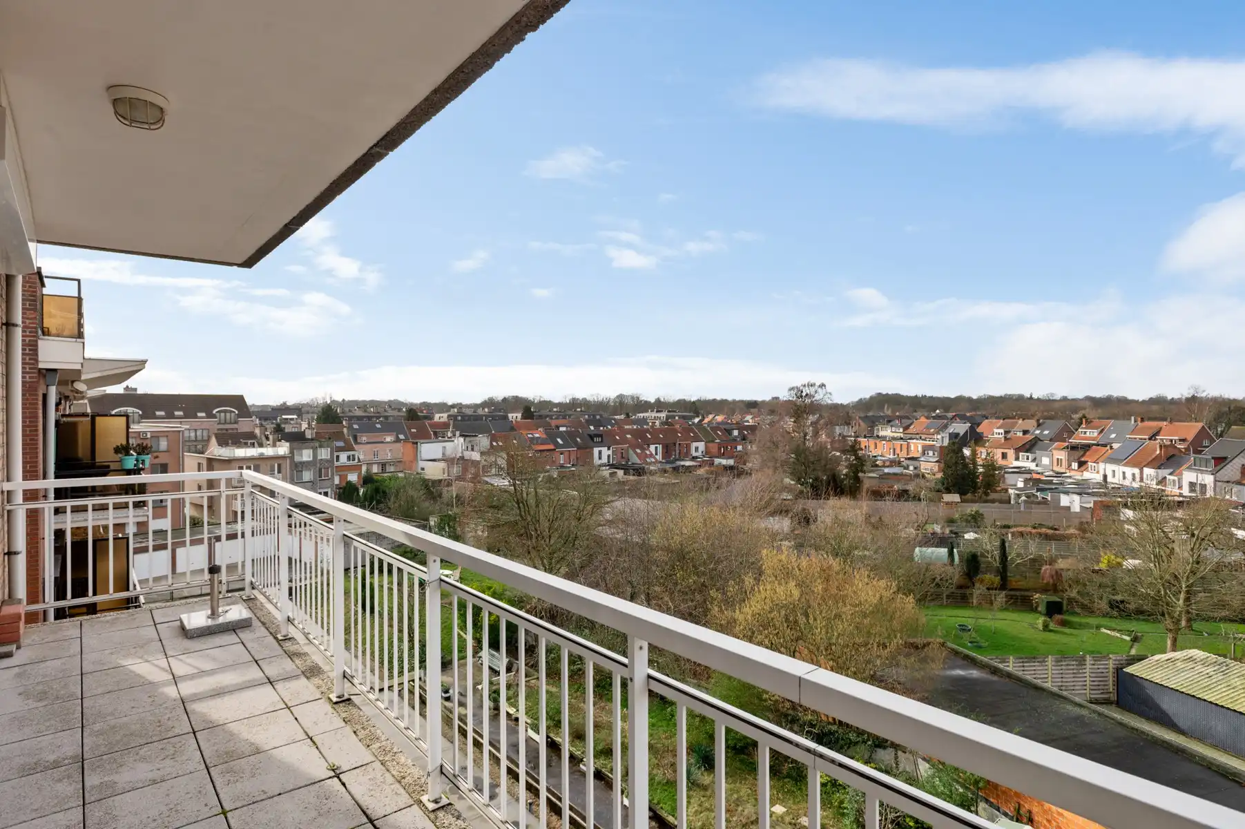 Goed gelegen 3-slaapkamerappartement op de 4de verdieping met 2 terrassen foto 11