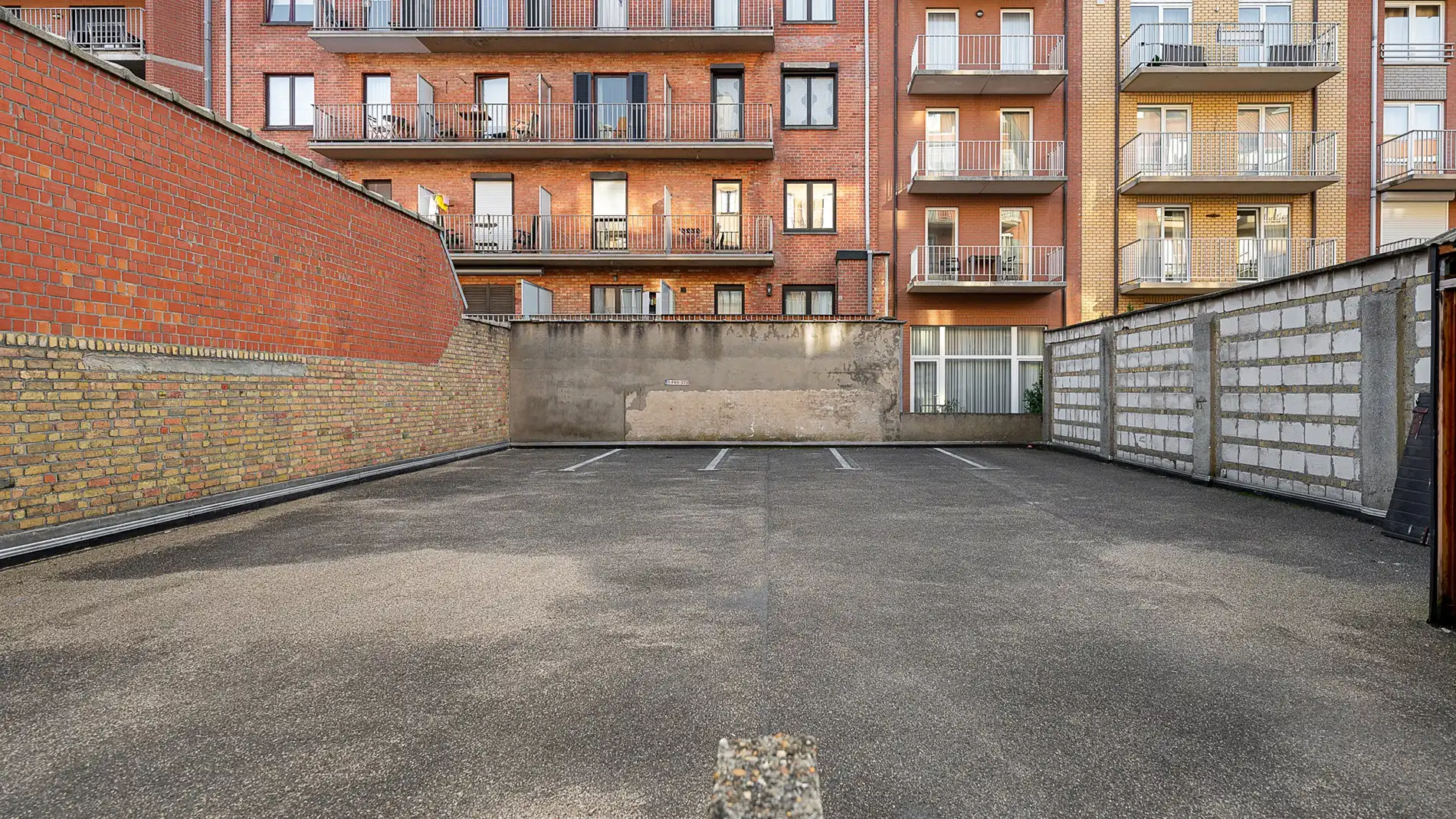 Penthouse te koop met ruim terras nabij het strand foto 18