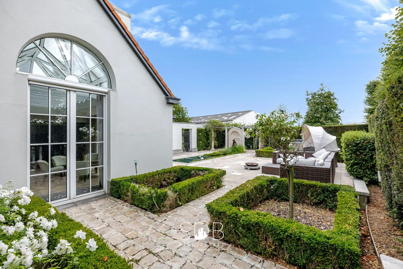 Landelijke villa met bijgebouwen en graslanden op 23.740m² foto 26