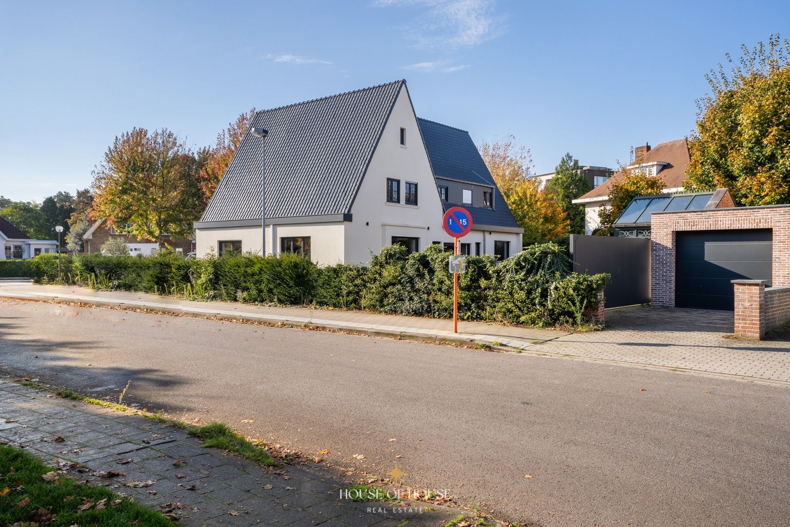 Gerenoveerde villa op topligging foto 4