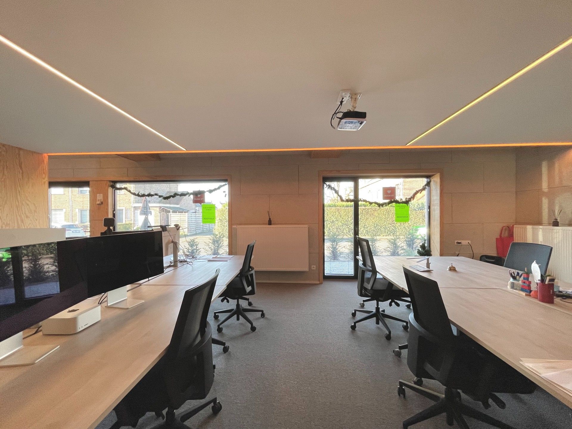 COMMERCIEEL GEBOUW - OPBRENGSTEIGENDOM foto 3