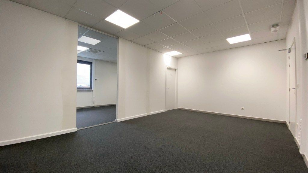 Kantoor te huur in Dionysius KMO-center vlakbij E40 in Gent foto 7