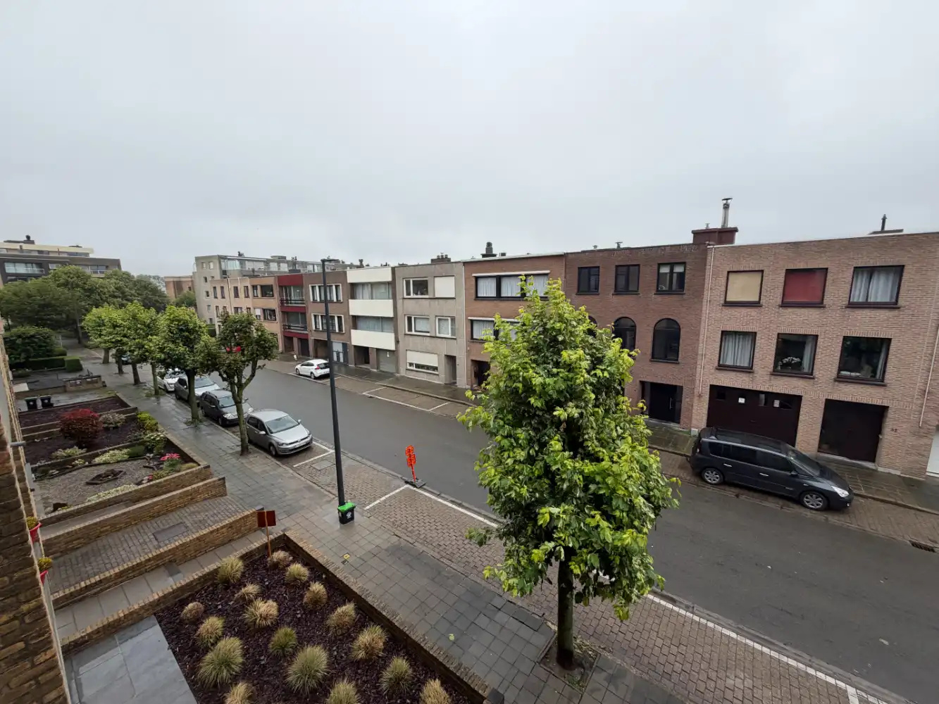 Instapklaar appartement met groot terras en twee slaapkamers. Garage bij te huren in hetzelfde gebouw. foto 9